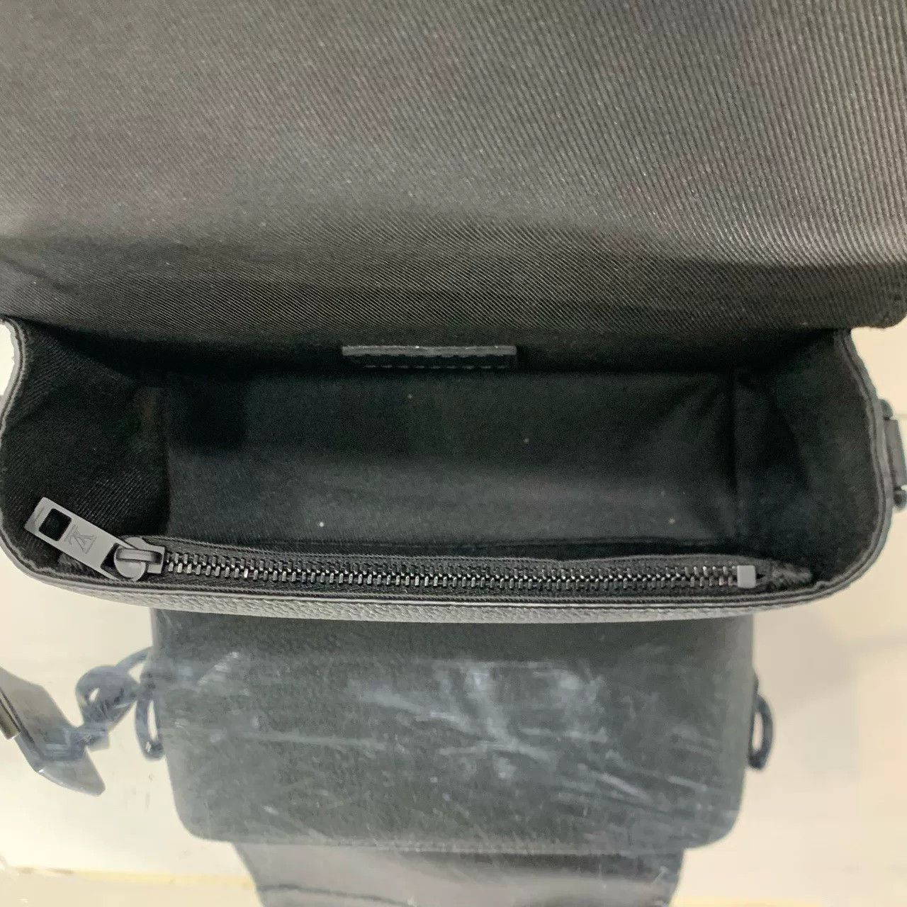 Louis Vuitton Pre-loved Bag Very good condition Size ONE SIZE - 7 Thumbnail