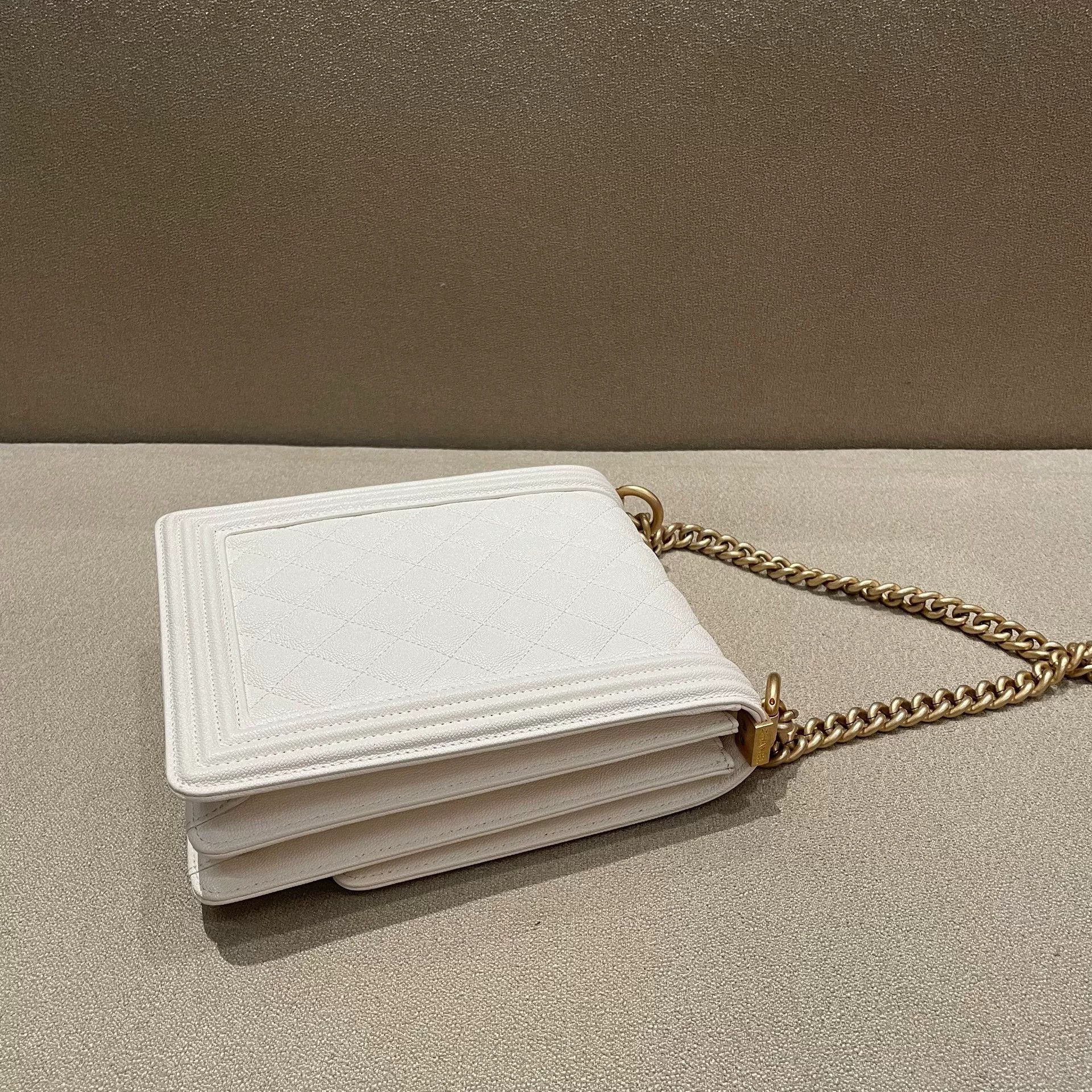 Chanel Pre-loved Bag Very good condition Size ONE SIZE - 5 Thumbnail