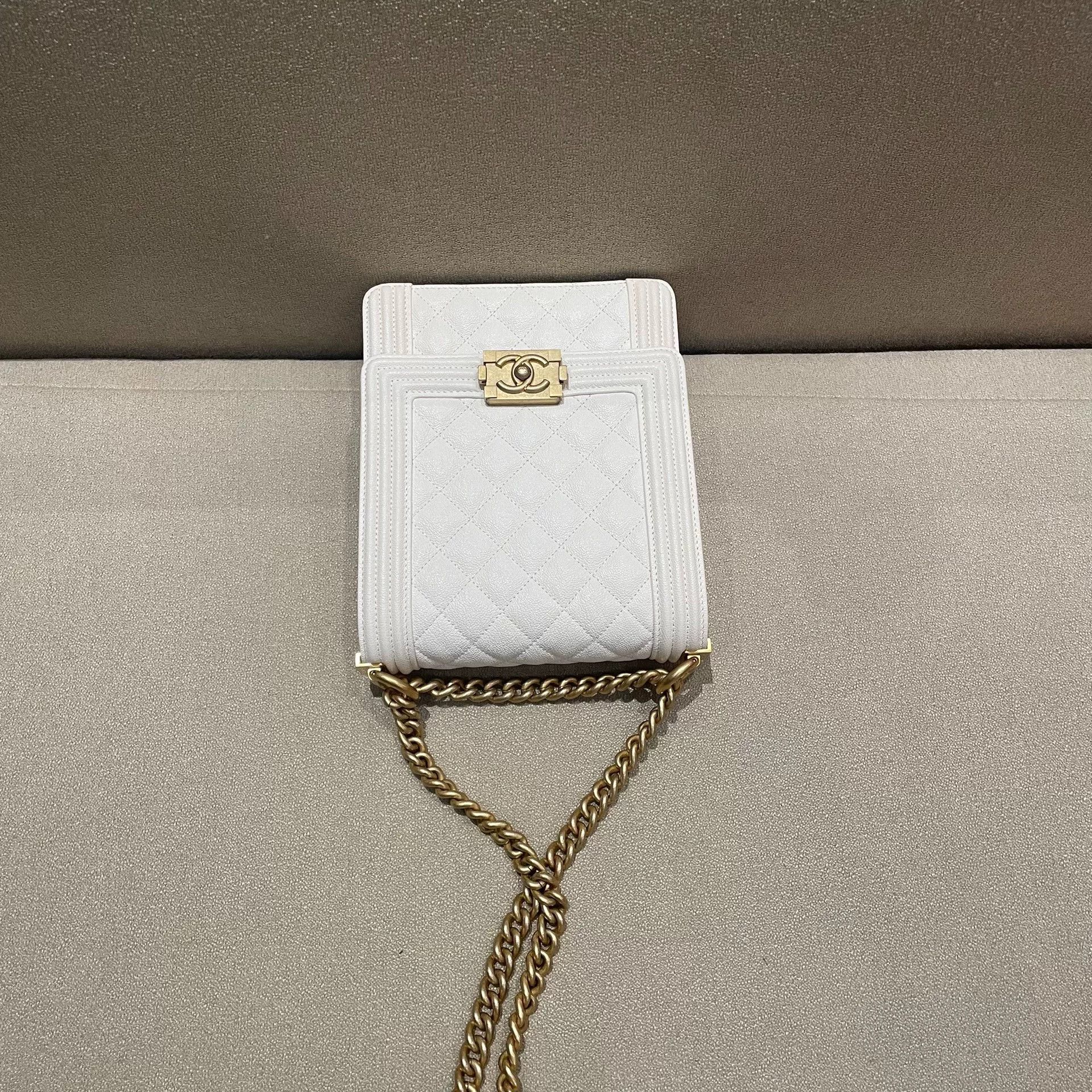 Chanel Pre-loved Bag Very good condition Size ONE SIZE - 8 Thumbnail