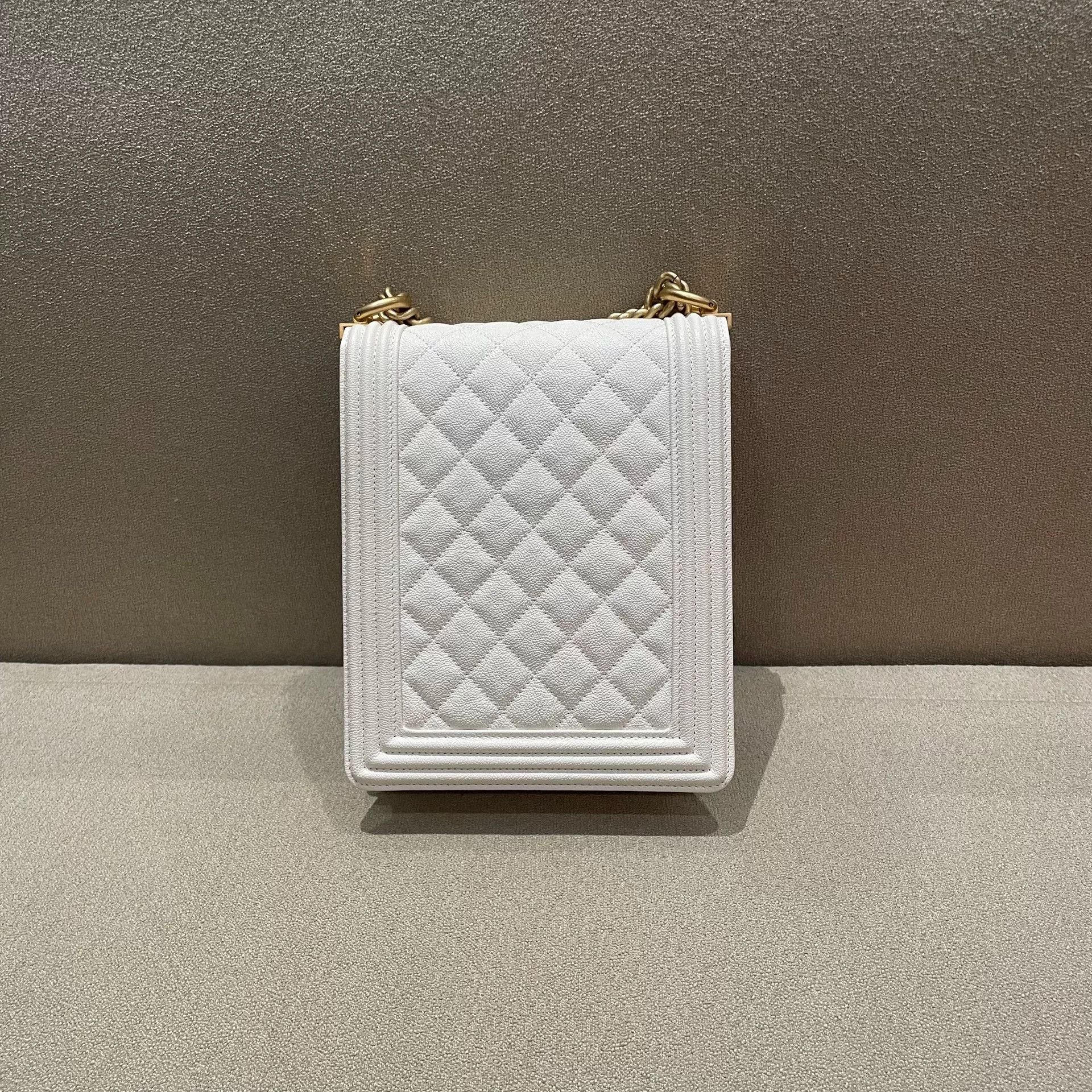 Chanel Pre-loved Bag Very good condition Size ONE SIZE - 3 Thumbnail