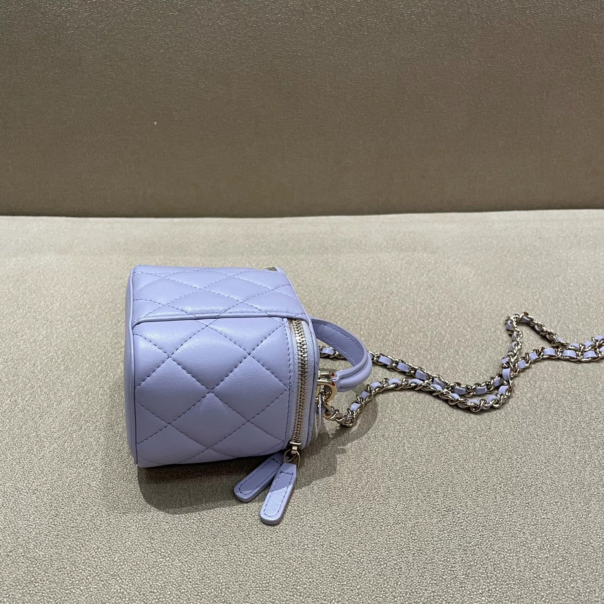 Chanel Pre-loved Bag Very good condition Size ONE SIZE - 5 Thumbnail