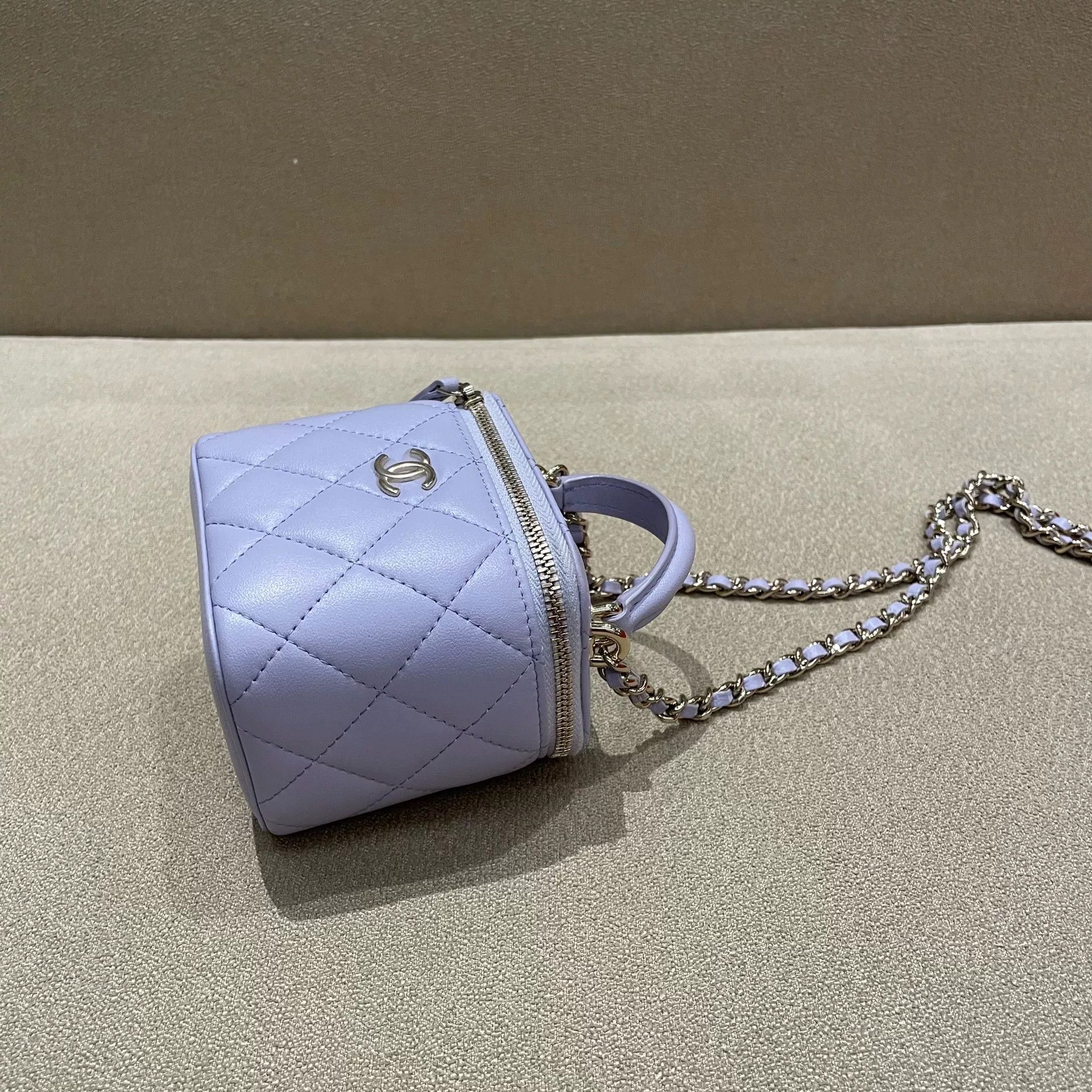 Chanel Pre-loved Bag Very good condition Size ONE SIZE - 4 Thumbnail