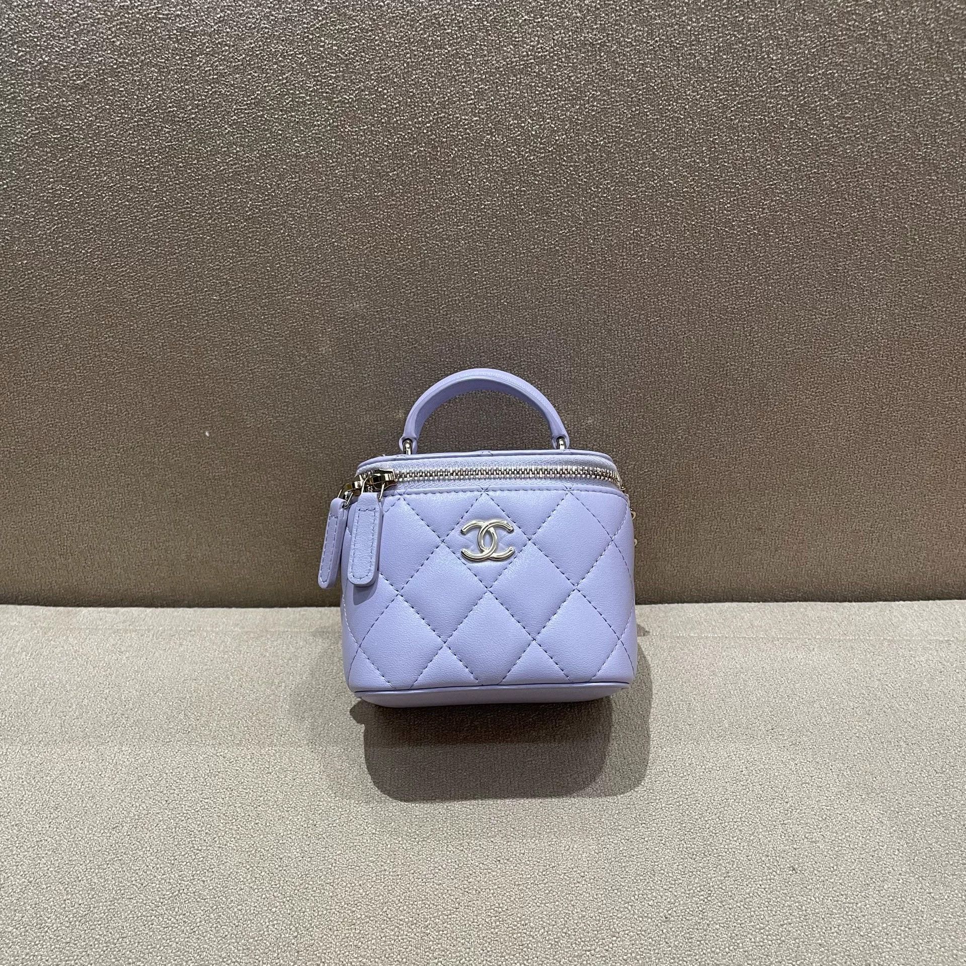 Chanel Pre-loved Bag Very good condition Size ONE SIZE - 2 Thumbnail