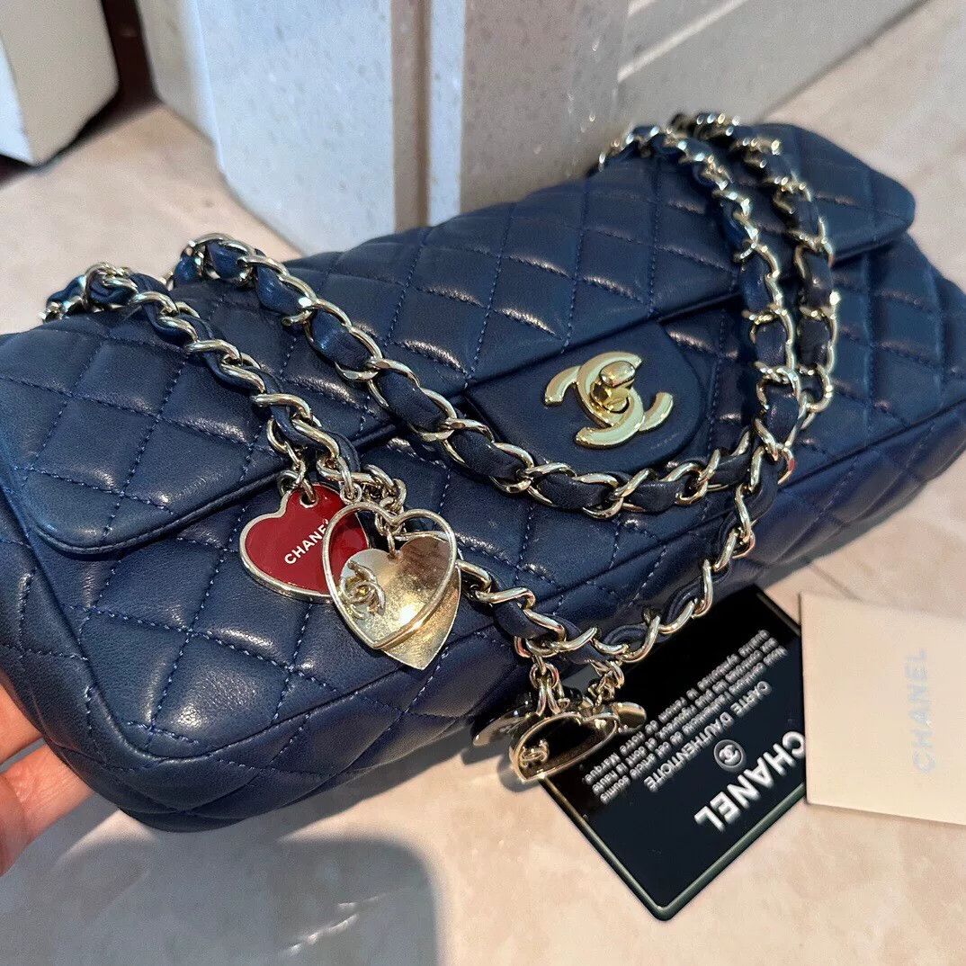 Chanel Pre-loved Bag Very good condition Size ONE SIZE - 3 Thumbnail