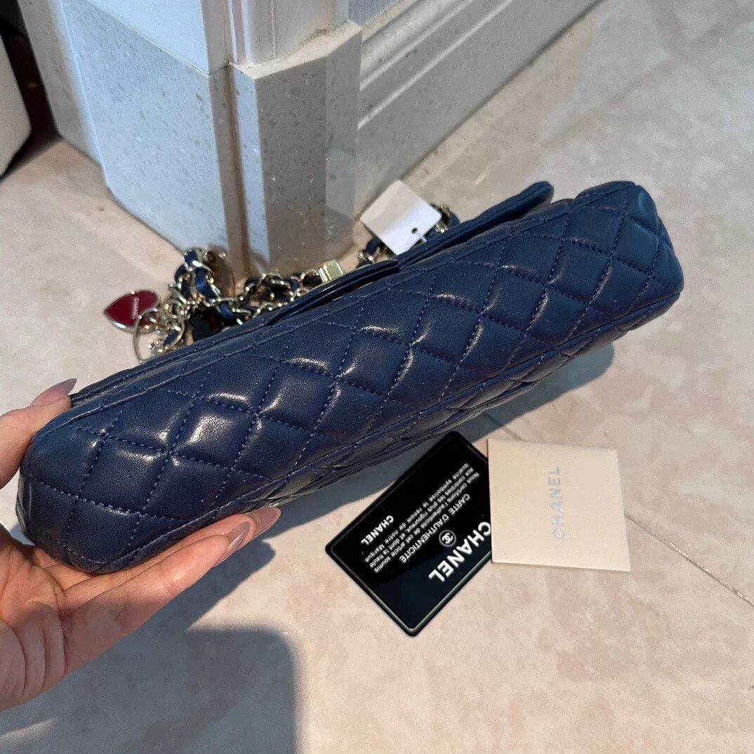 Chanel Pre-loved Bag Very good condition Size ONE SIZE - 4 Thumbnail