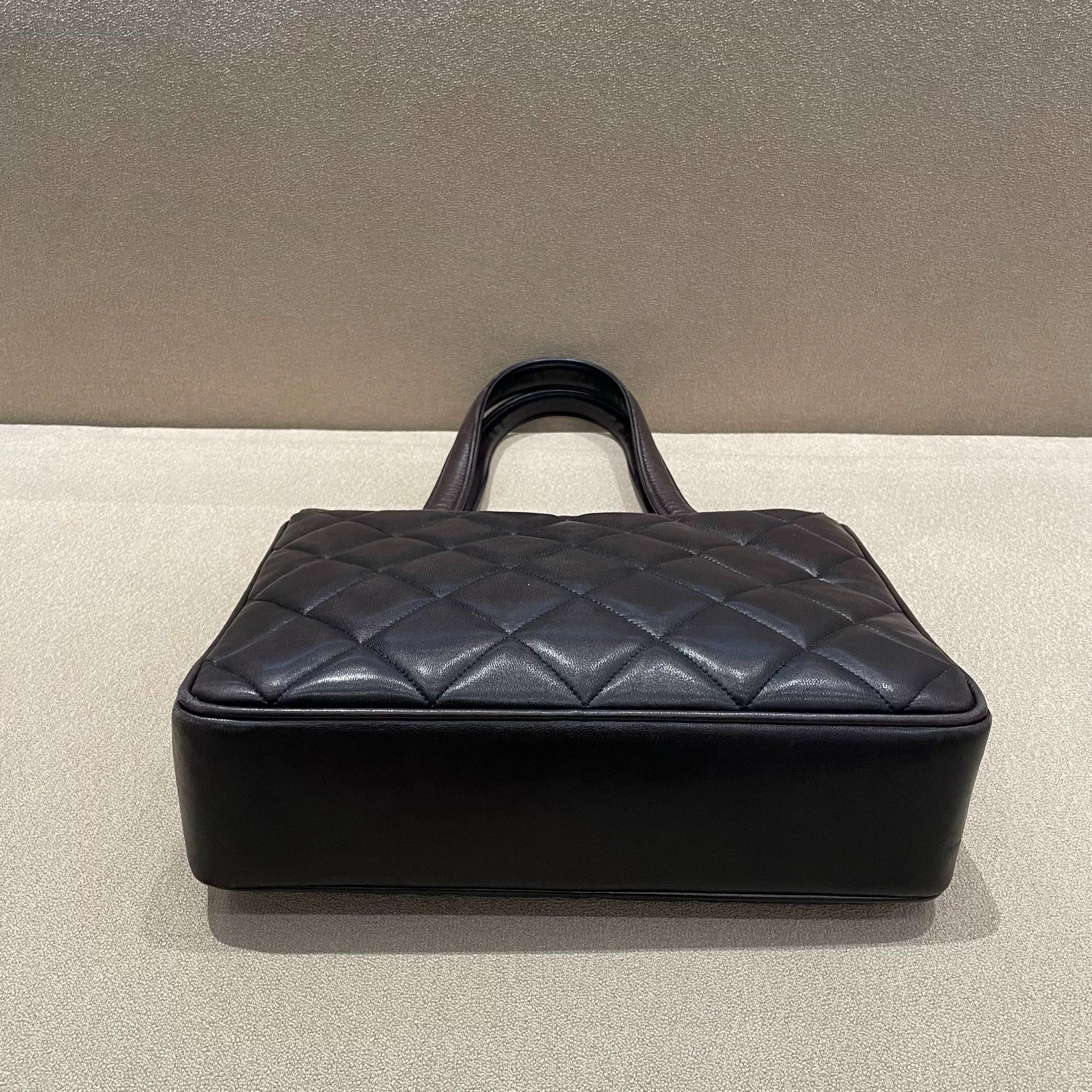 Chanel Pre-loved Bag Very good condition Size ONE SIZE - 5 Thumbnail