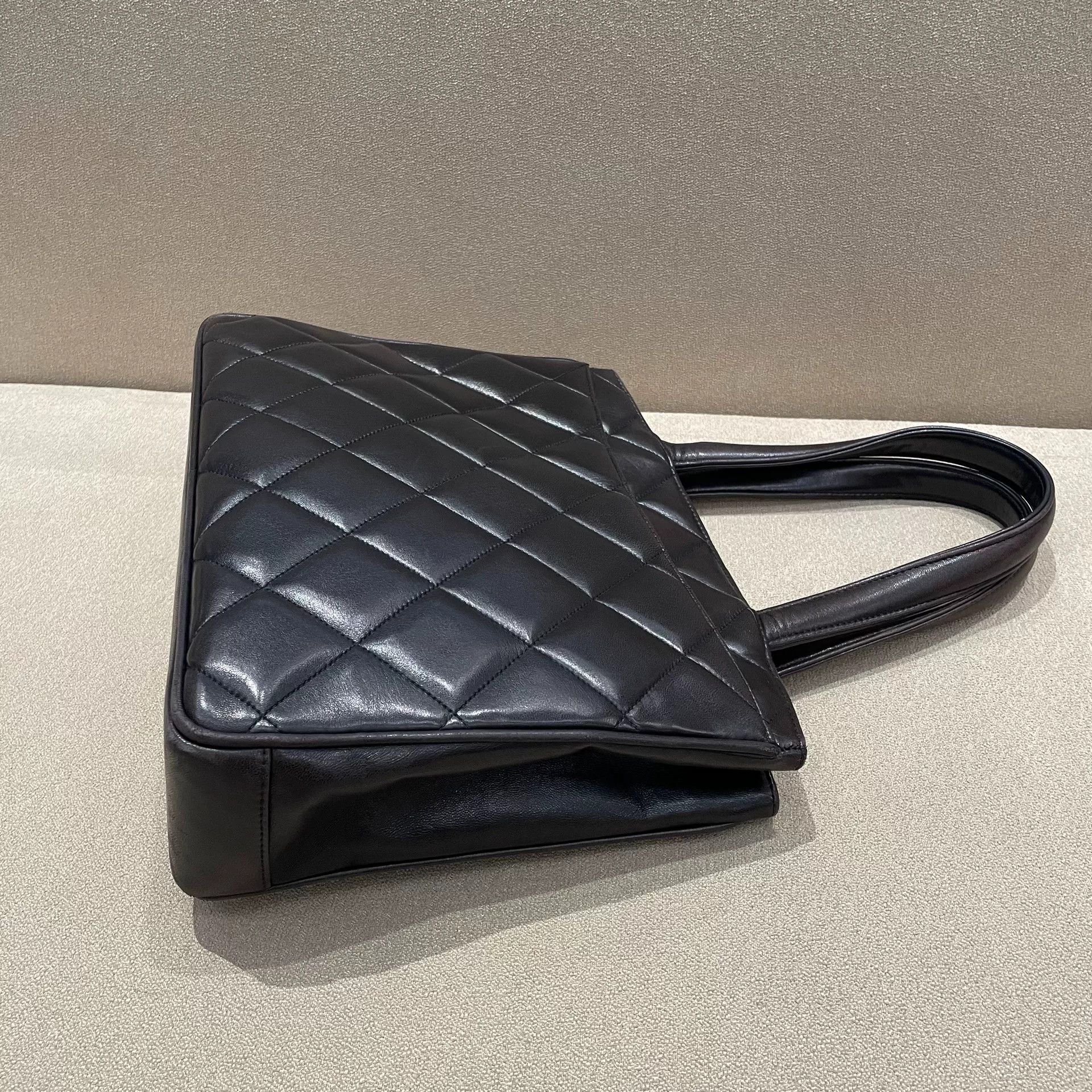 Chanel Pre-loved Bag Very good condition Size ONE SIZE - 4 Thumbnail