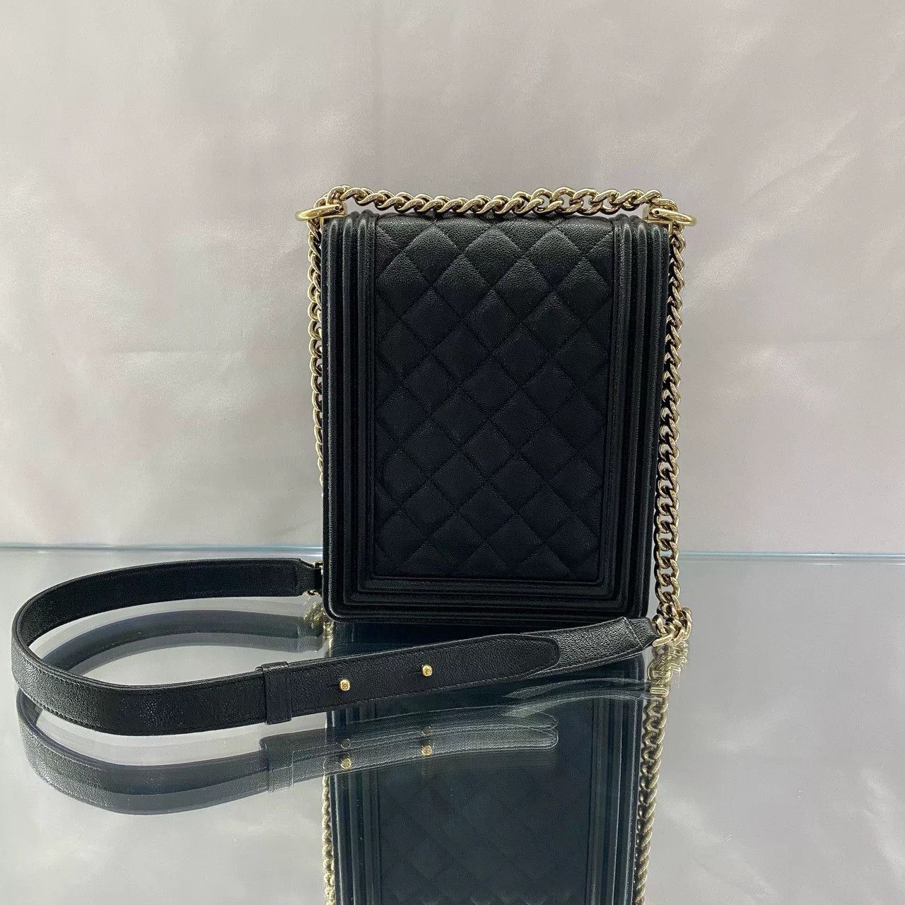 Chanel Pre-loved Bag Very good condition Size ONE SIZE - 2 Thumbnail