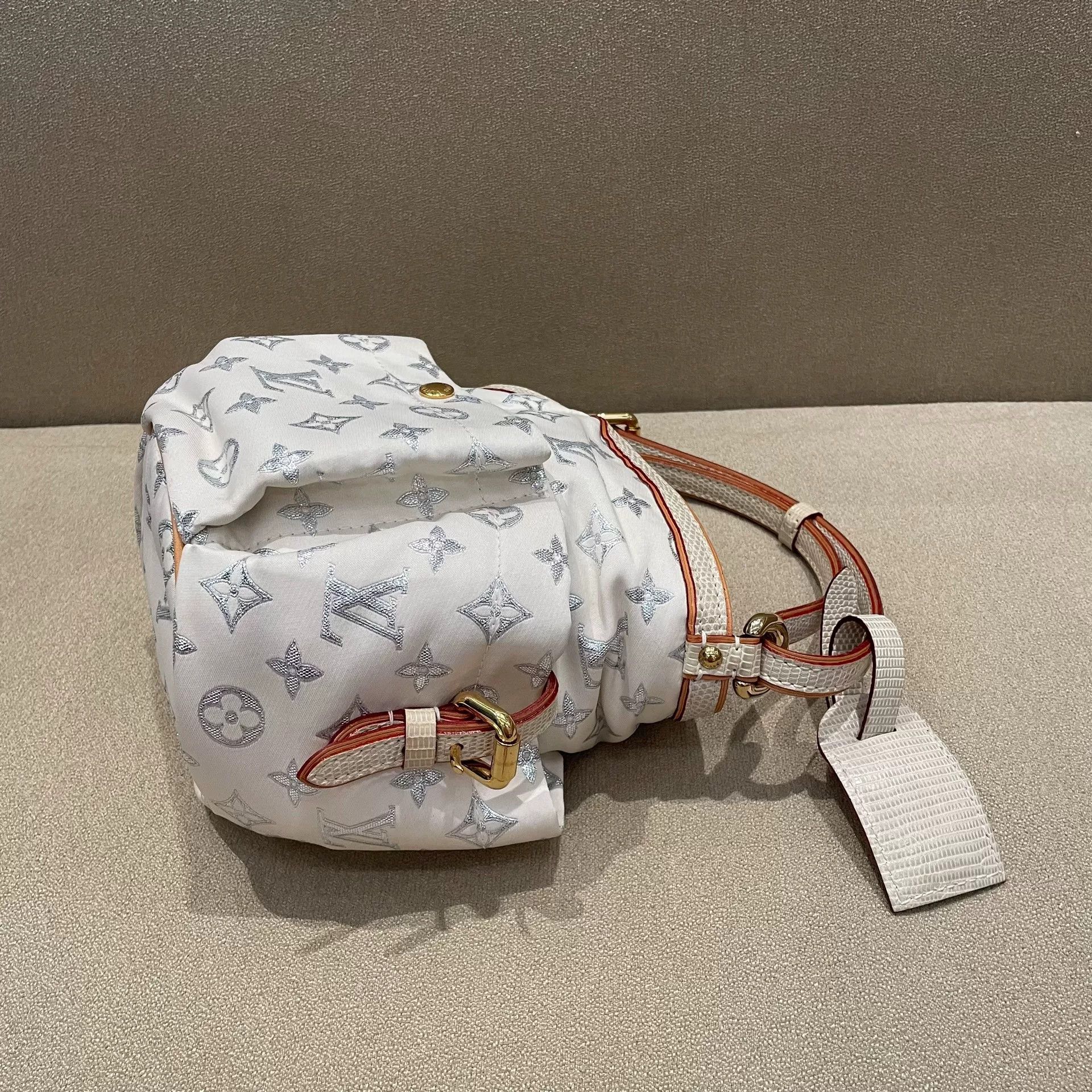 Louis Vuitton Pre-loved Bag Very good condition Size ONE SIZE - 4 Thumbnail