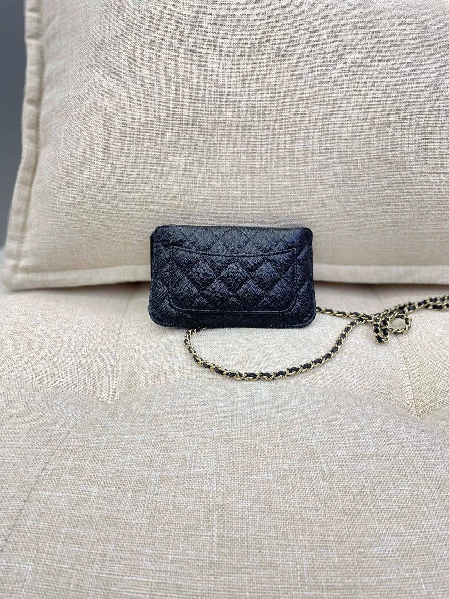 Chanel Pre-loved Bag Very good condition Size ONE SIZE - 4 Thumbnail