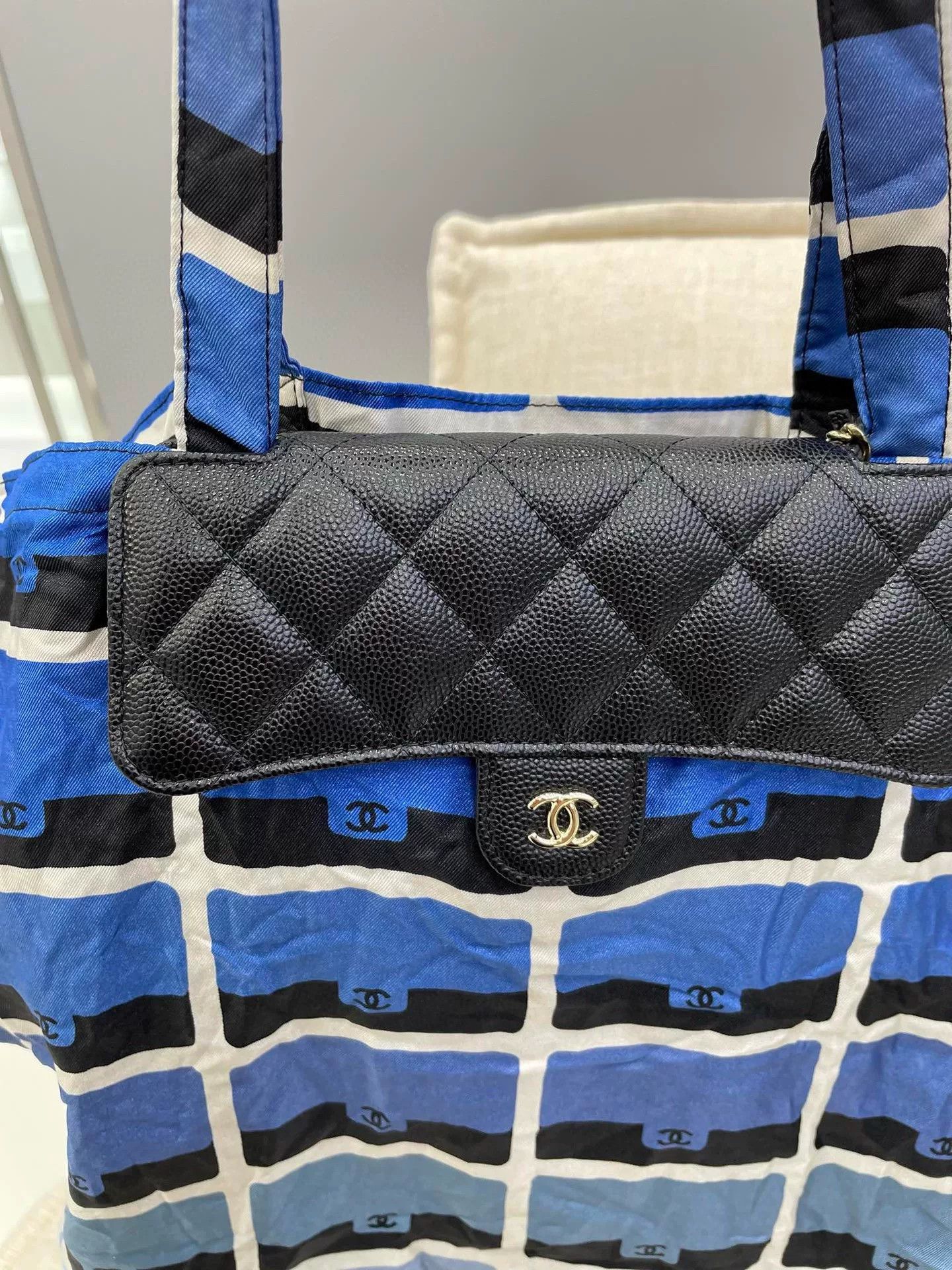 Chanel Pre-loved Bag Very good condition Size ONE SIZE - 8 Thumbnail