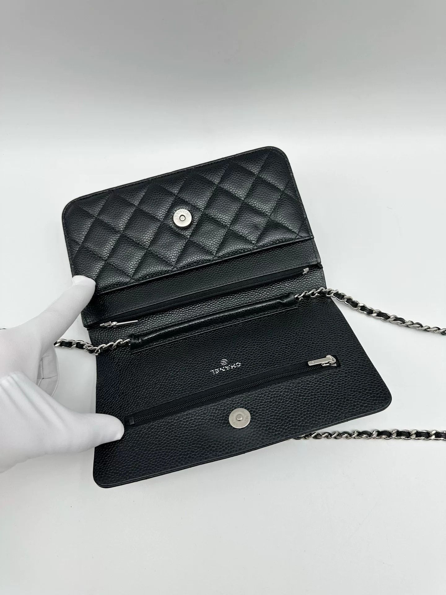 Chanel Pre-loved Bag Very good condition Size ONE SIZE - 6 Thumbnail
