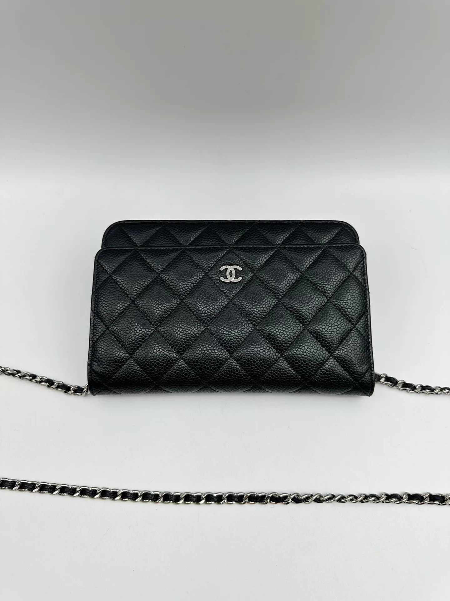 Chanel Pre-loved Bag Very good condition Size ONE SIZE - 3 Thumbnail