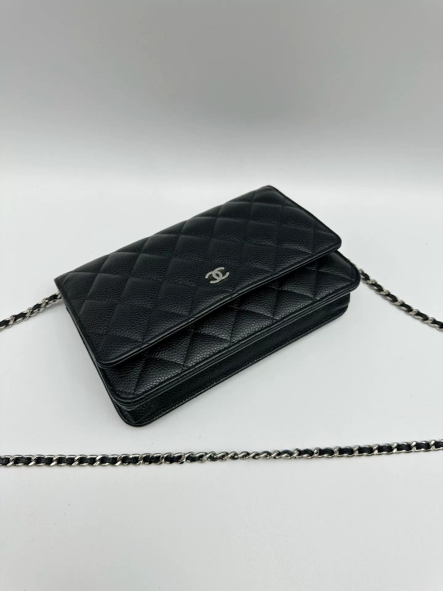 Chanel Pre-loved Bag Very good condition Size ONE SIZE - 4 Thumbnail