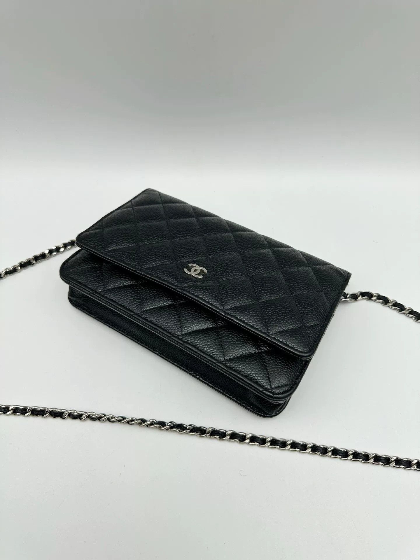 Chanel Pre-loved Bag Very good condition Size ONE SIZE - 5 Thumbnail