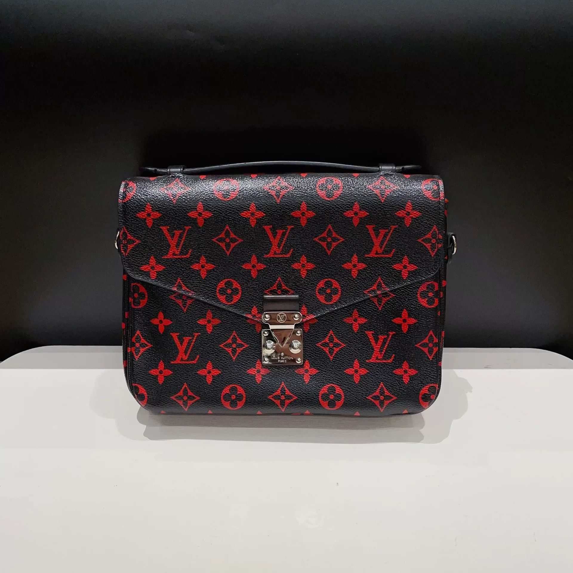 Louis Vuitton Pre-loved Bag Very good condition Size ONE SIZE - 2 Thumbnail