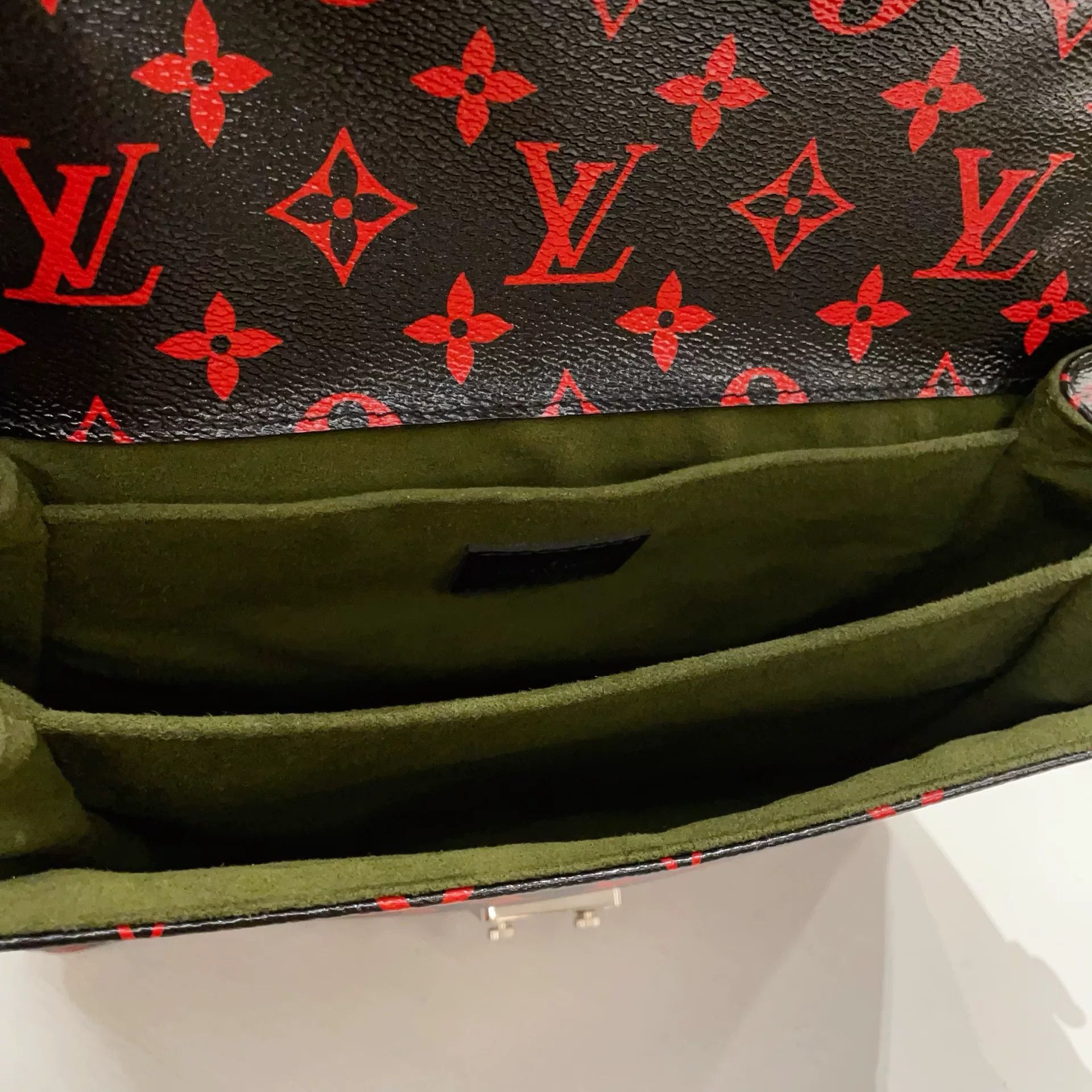 Louis Vuitton Pre-loved Bag Very good condition Size ONE SIZE - 8 Thumbnail