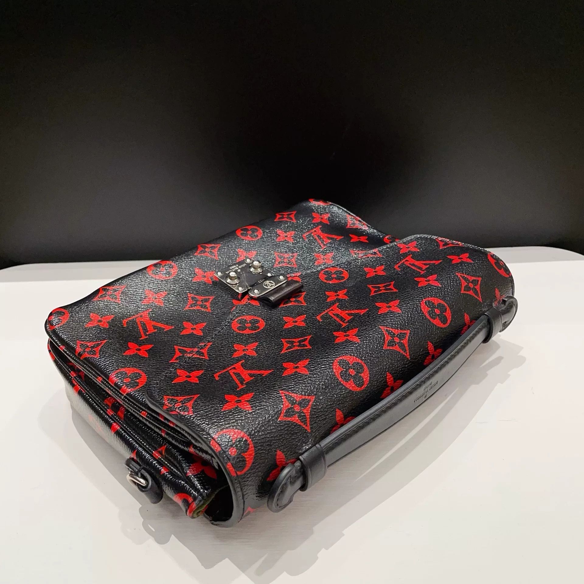 Louis Vuitton Pre-loved Bag Very good condition Size ONE SIZE - 7 Thumbnail