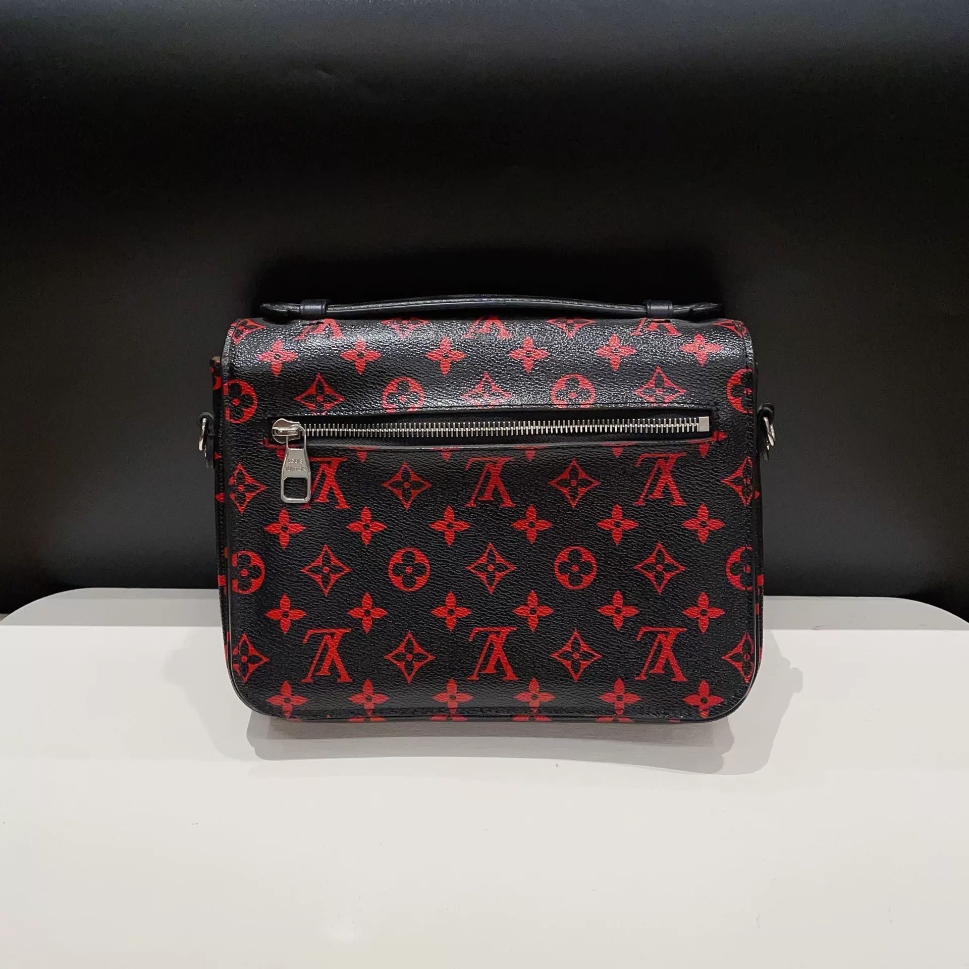 Louis Vuitton Pre-loved Bag Very good condition Size ONE SIZE - 3 Thumbnail