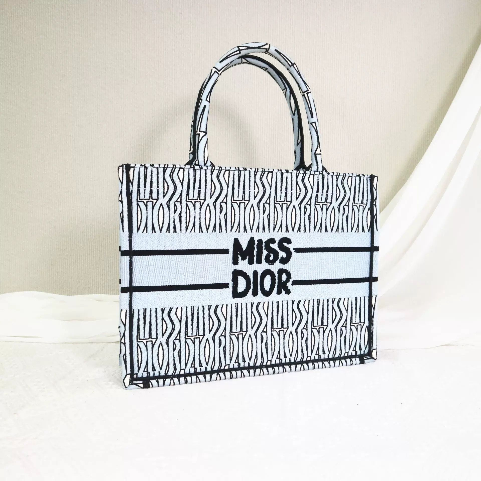 Dior Pre-loved Bag Very good condition Size ONE SIZE - 2 Thumbnail