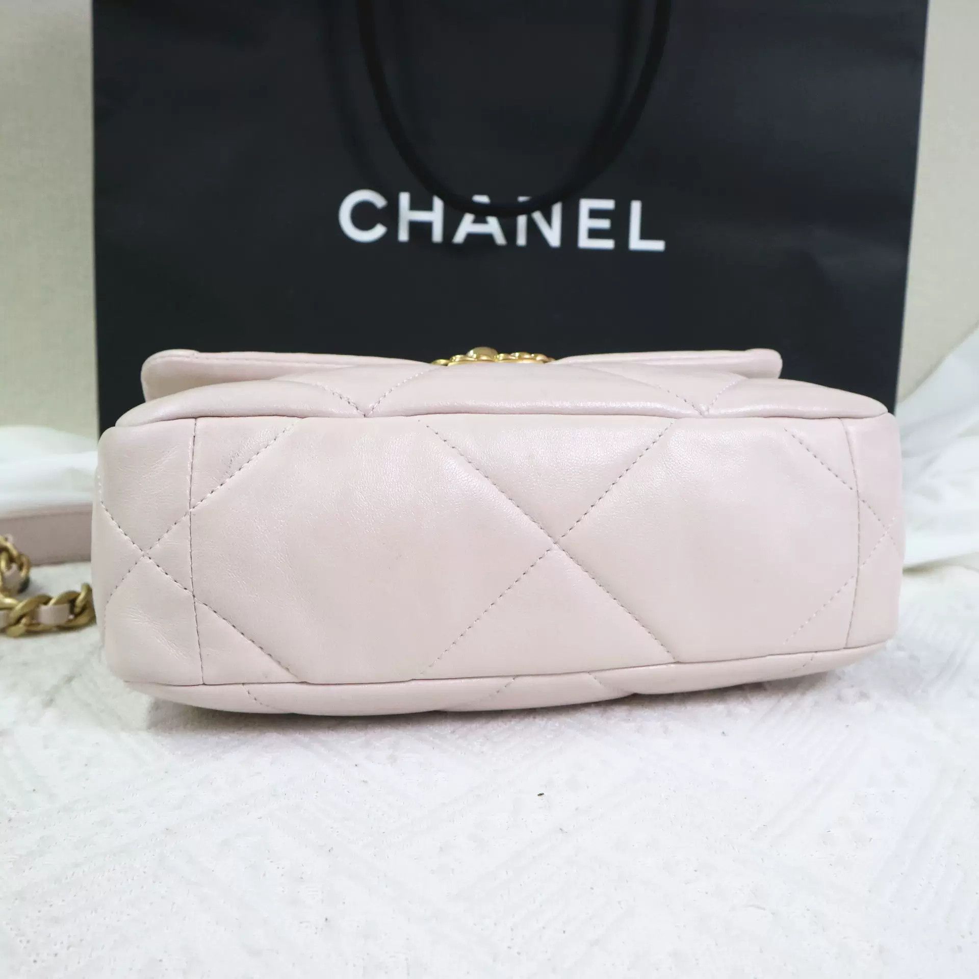 Chanel Pre-loved Bag Very good condition Size ONE SIZE - 5 Thumbnail