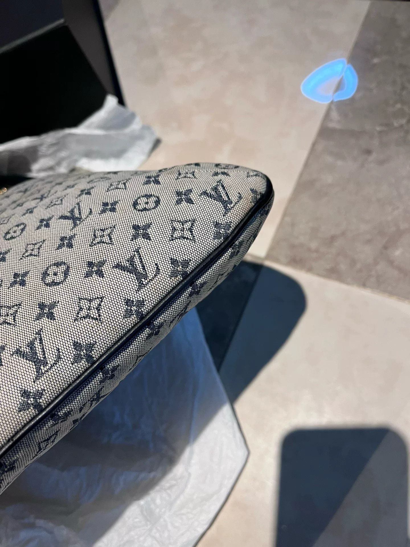 Louis Vuitton Pre-loved Bag Very good condition Size ONE SIZE - 4 Thumbnail