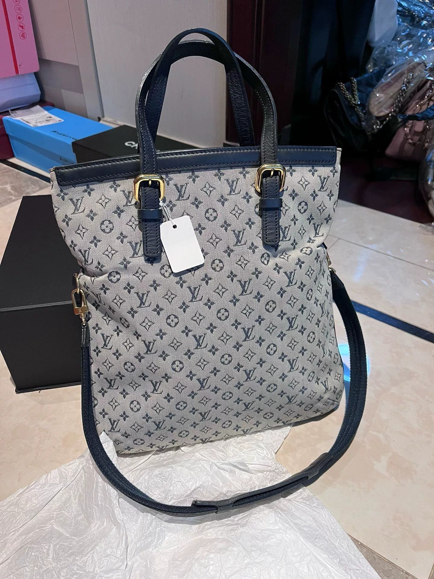 Louis Vuitton Pre-loved Bag Very good condition Size ONE SIZE - 3 Thumbnail