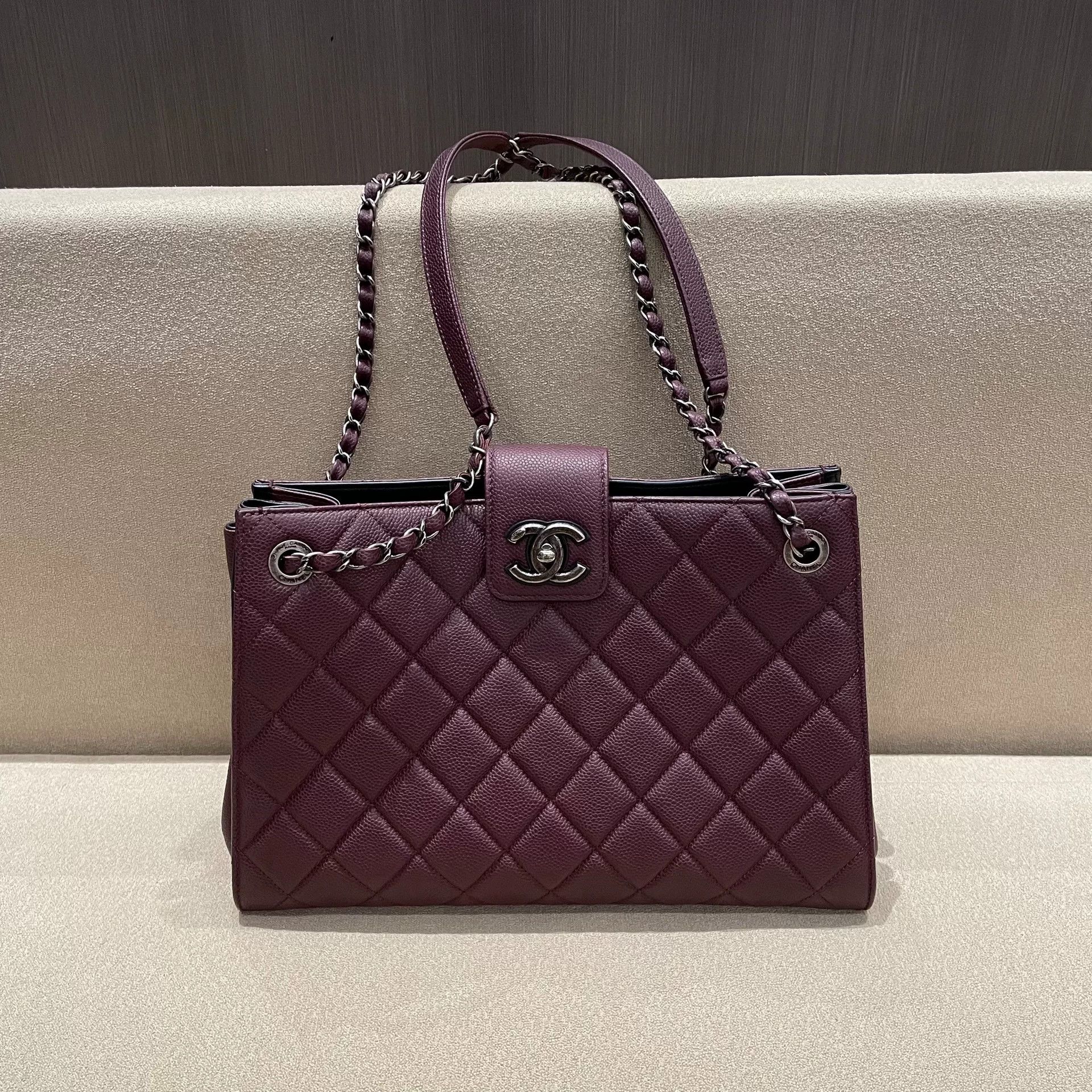 Chanel Pre-loved Bag Very good condition Size ONE SIZE - 6 Thumbnail