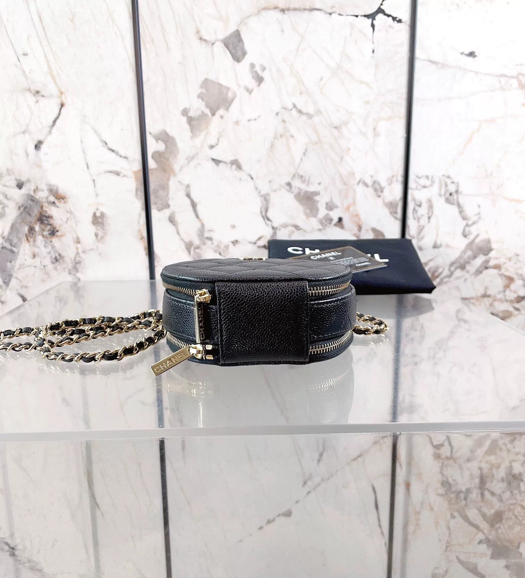 Chanel Pre-loved Bag Very good condition Size ONE SIZE - 5 Thumbnail