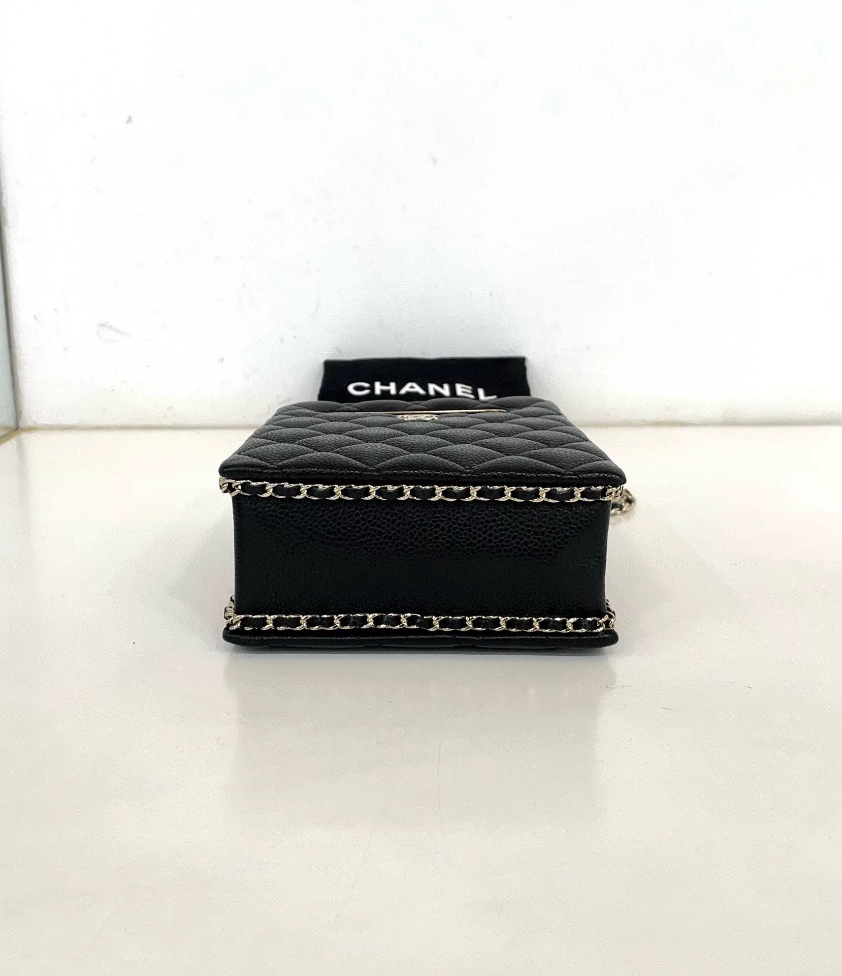 Chanel Pre-loved Bag Very good condition Size ONE SIZE - 4 Thumbnail