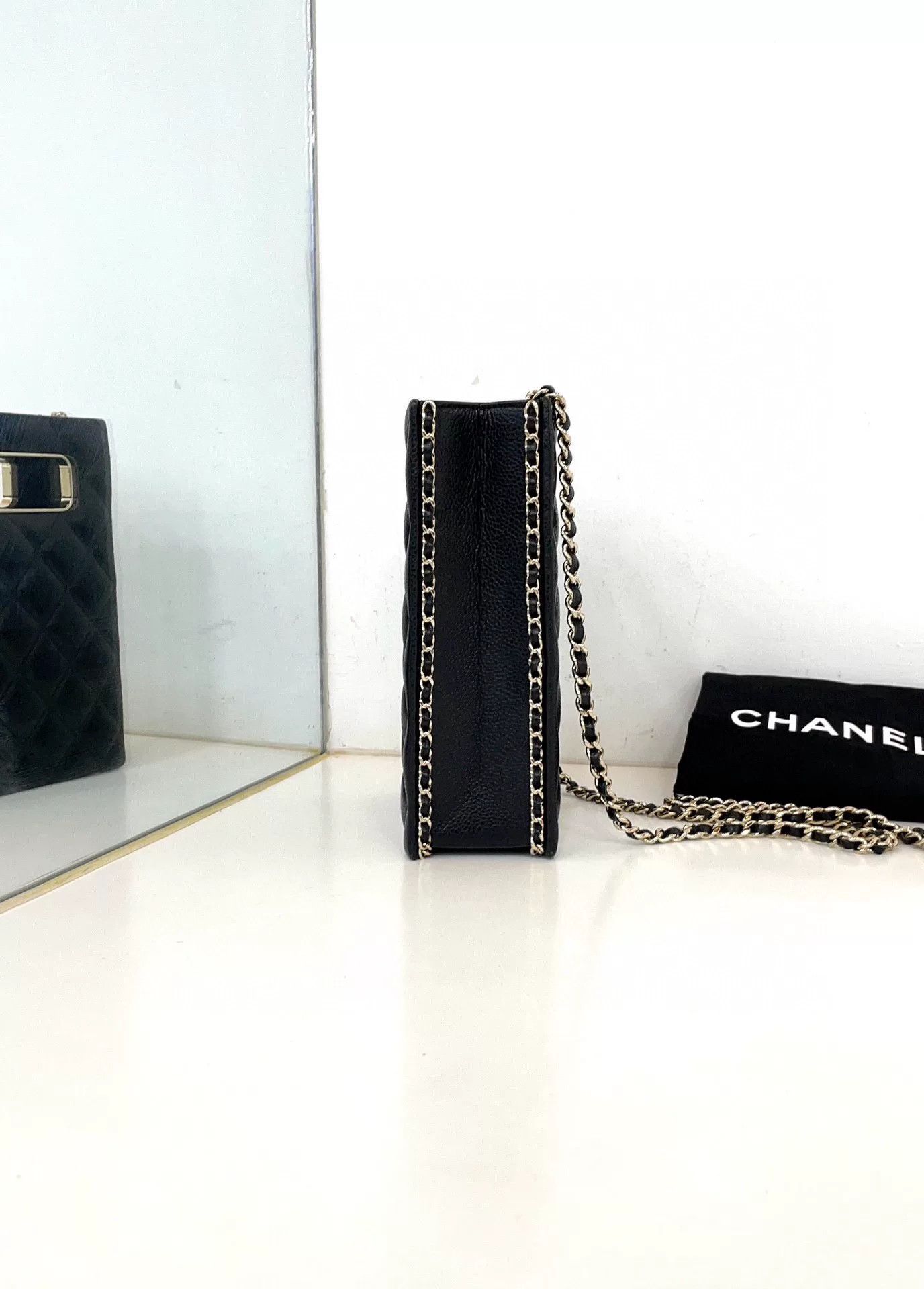 Chanel Pre-loved Bag Very good condition Size ONE SIZE - 3 Thumbnail