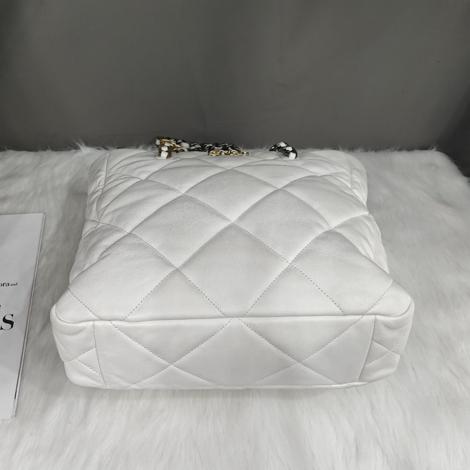 Chanel Pre-loved Bag Very good condition Size ONE SIZE - 8 Thumbnail