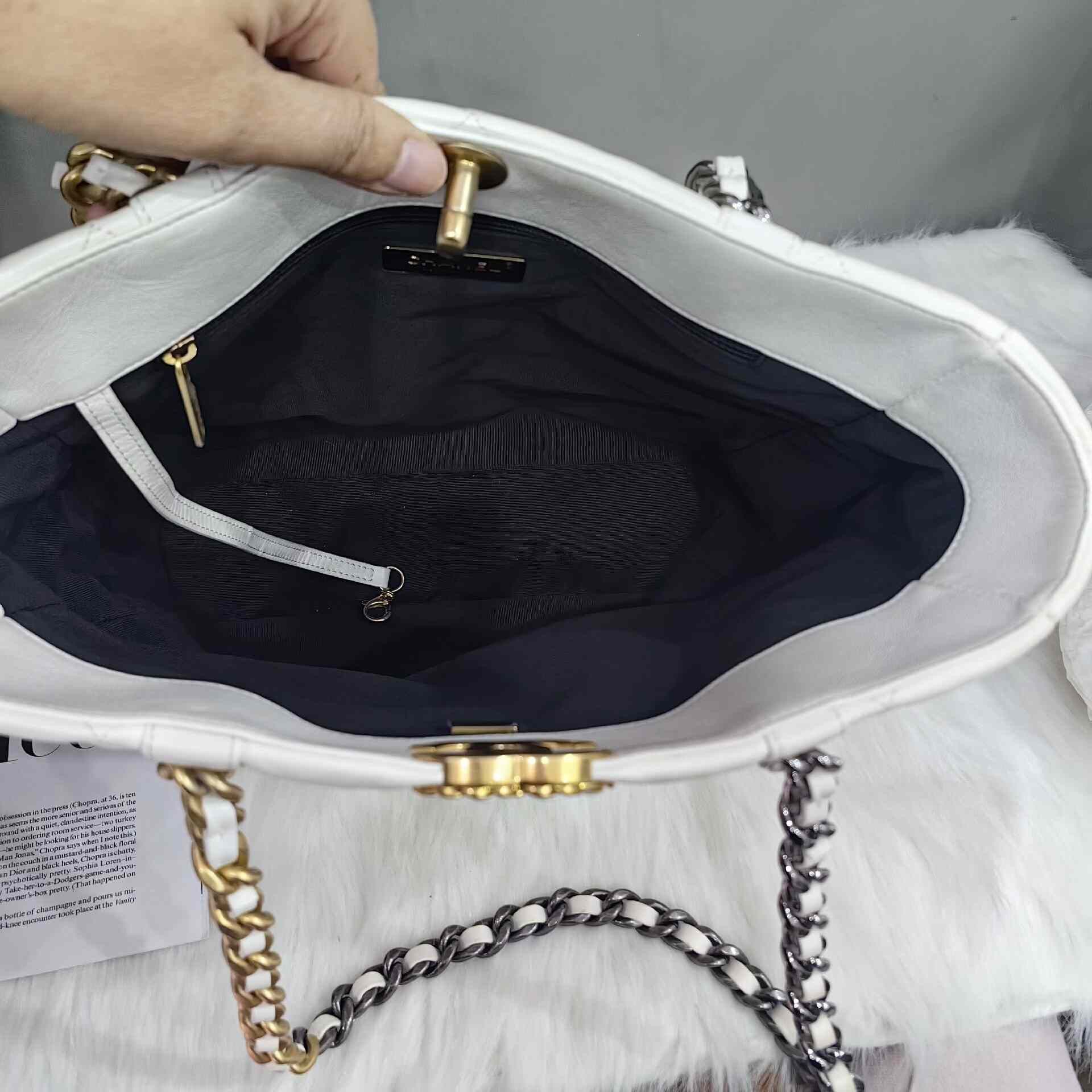 Chanel Pre-loved Bag Very good condition Size ONE SIZE - 5 Thumbnail