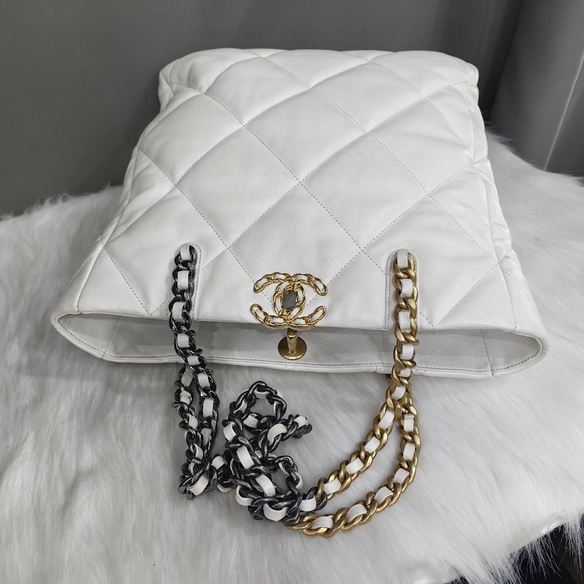 Chanel Pre-loved Bag Very good condition Size ONE SIZE - 7 Thumbnail