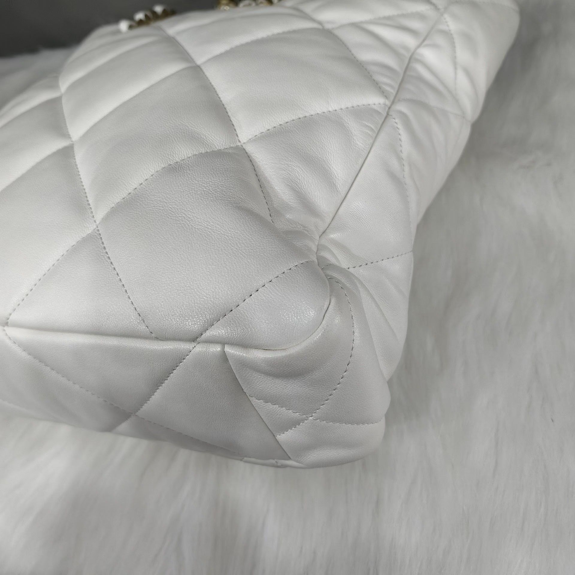 Chanel Pre-loved Bag Very good condition Size ONE SIZE - 4 Thumbnail