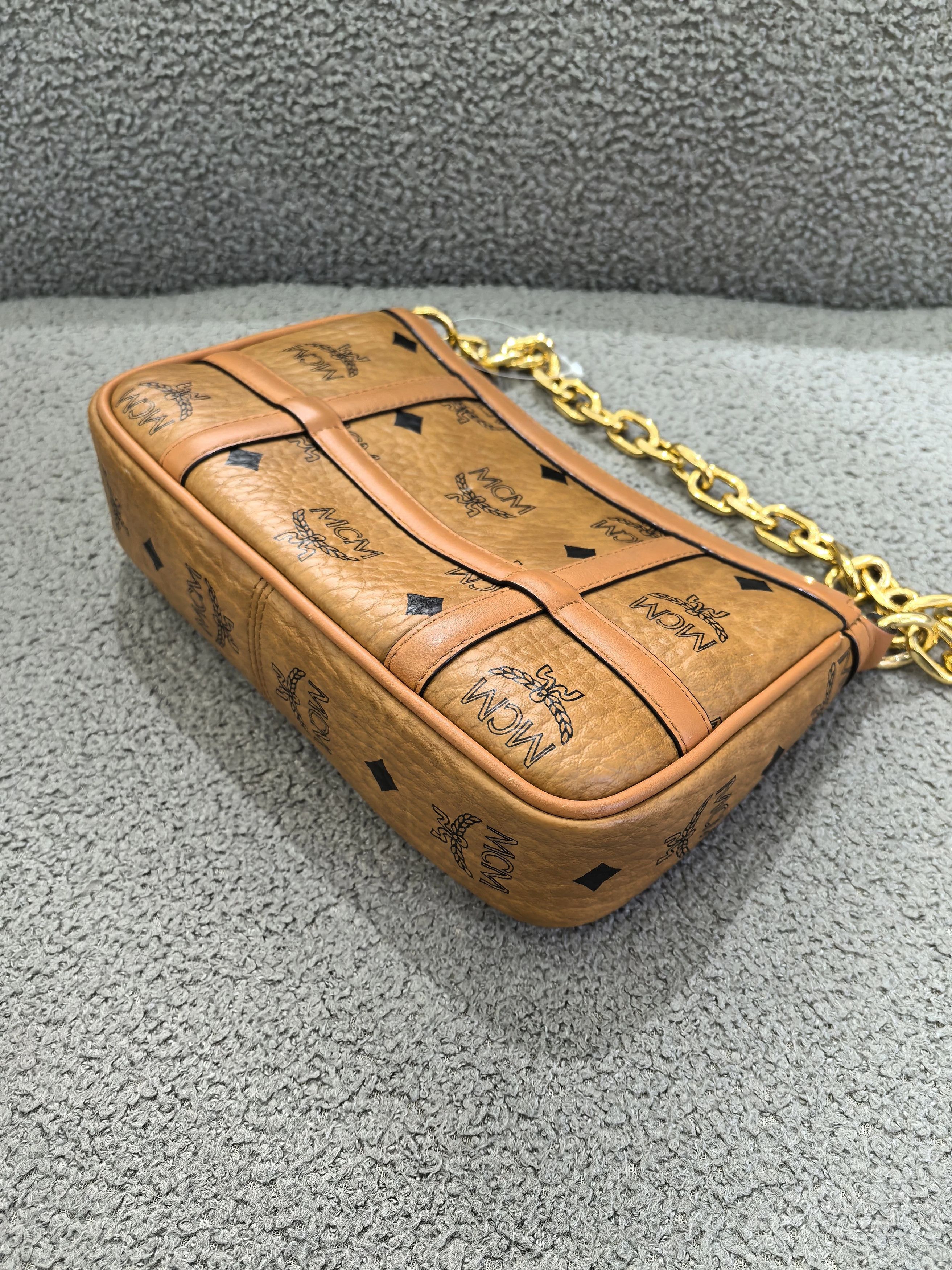 MCM Pre-loved Bag Very good condition Size ONE SIZE - 4 Thumbnail