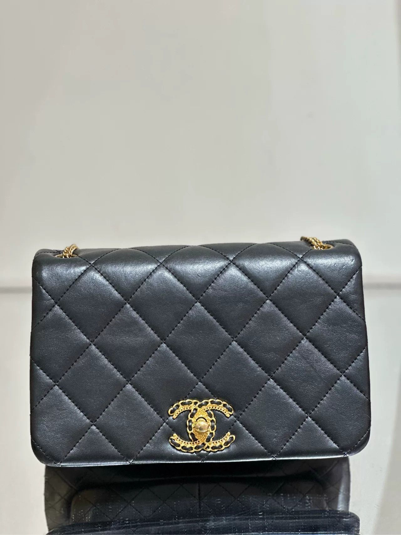 Chanel Pre-loved Bag Very good condition Size ONE SIZE - 2 Thumbnail
