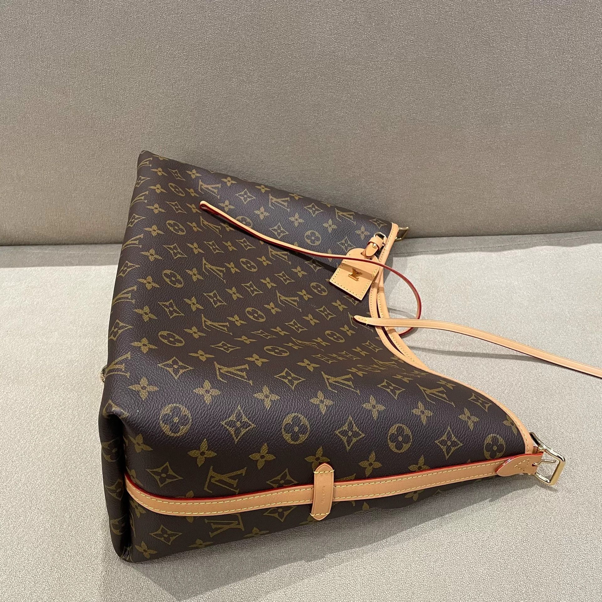 Louis Vuitton Pre-loved Bag Very good condition Size ONE SIZE - 4 Thumbnail