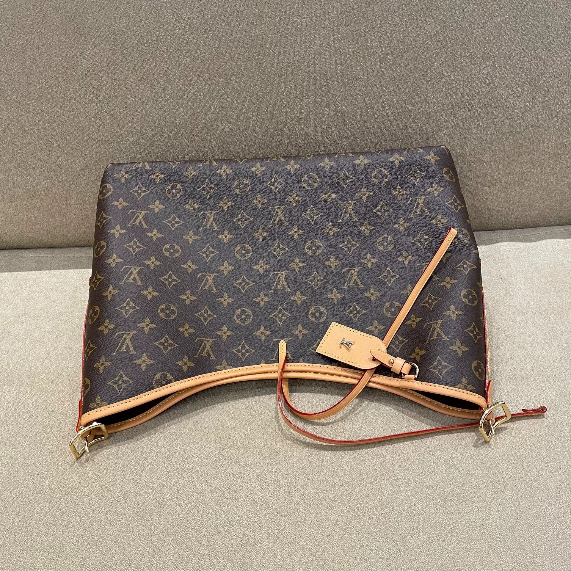 Louis Vuitton Pre-loved Bag Very good condition Size ONE SIZE - 7 Thumbnail