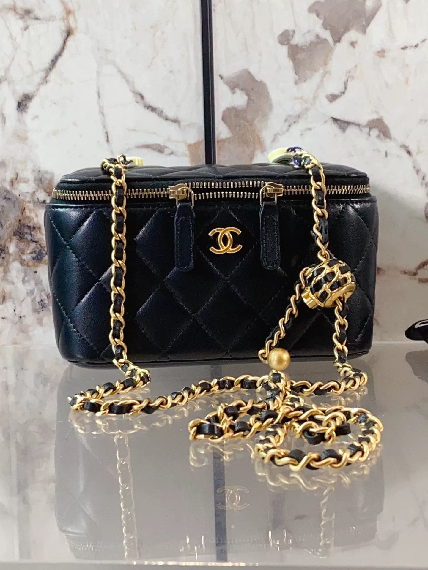 Chanel Pre-loved Bag Very good condition Size ONE SIZE - 6 Thumbnail