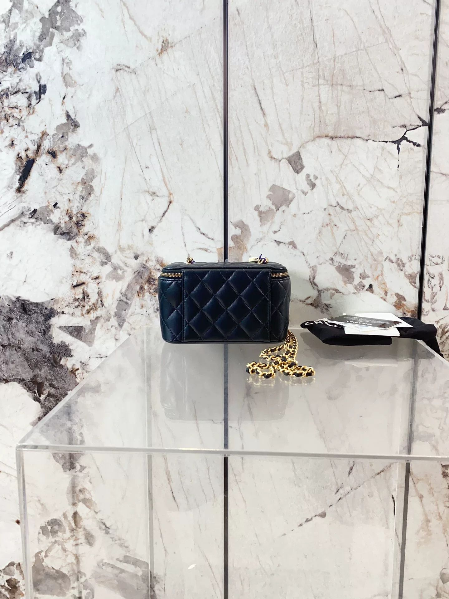 Chanel Pre-loved Bag Very good condition Size ONE SIZE - 2 Thumbnail