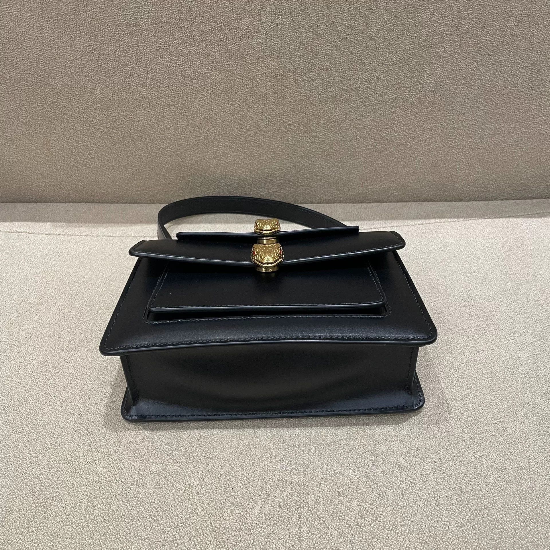 Bvlgari Pre-loved Bag Very good condition Size ONE SIZE - 6 Thumbnail