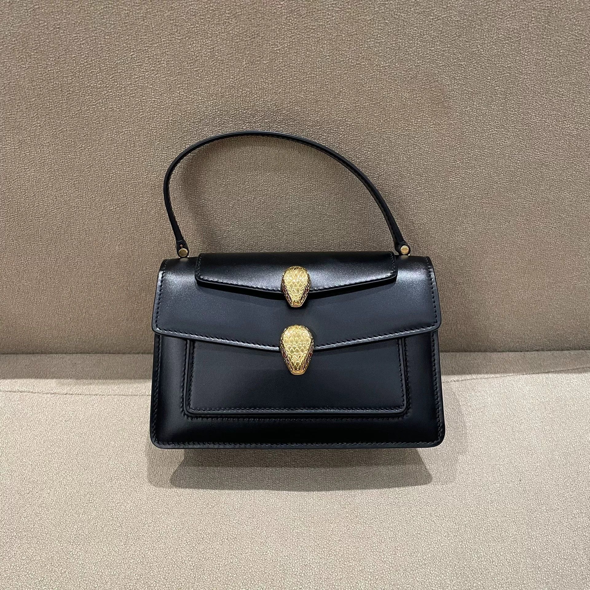 Bvlgari Pre-loved Bag Very good condition Size ONE SIZE - 2 Thumbnail