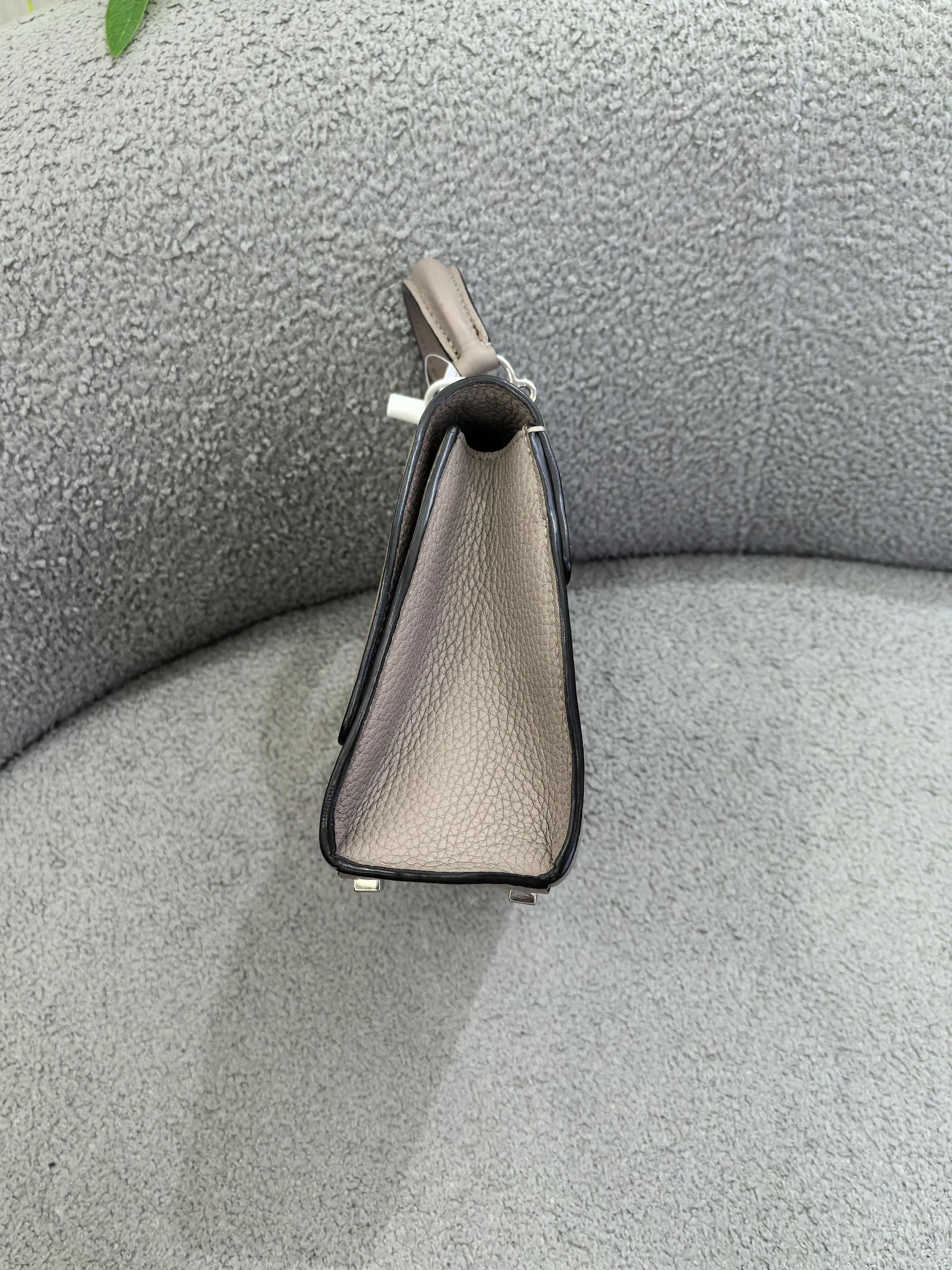 Moynat Pre-loved Bag Very good condition Size ONE SIZE - 7 Thumbnail