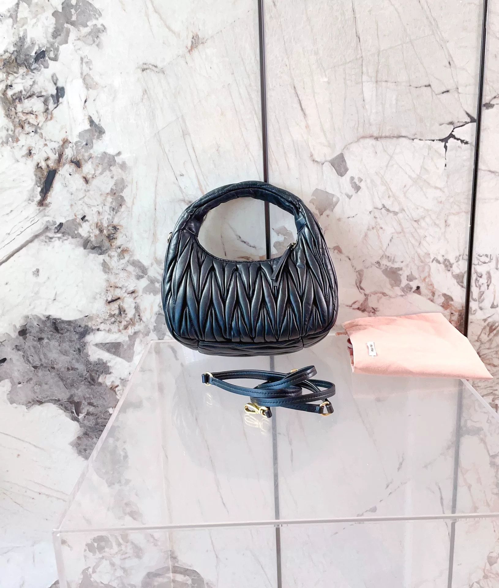 Miu Miu Pre-loved Bag Very good condition Size ONE SIZE - 2 Thumbnail