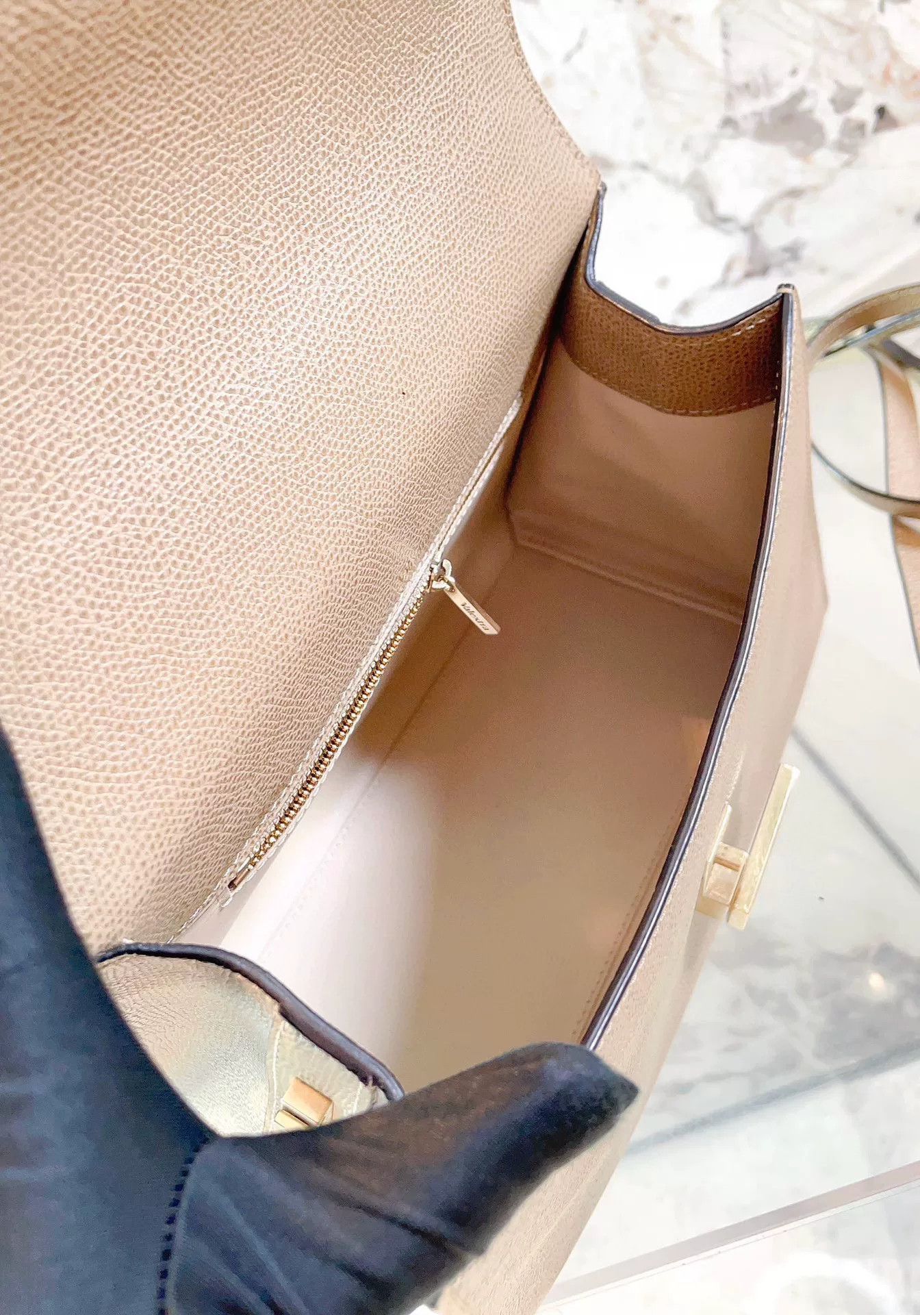 Valextra Pre-loved Bag Very good condition Size ONE SIZE - 9 Thumbnail