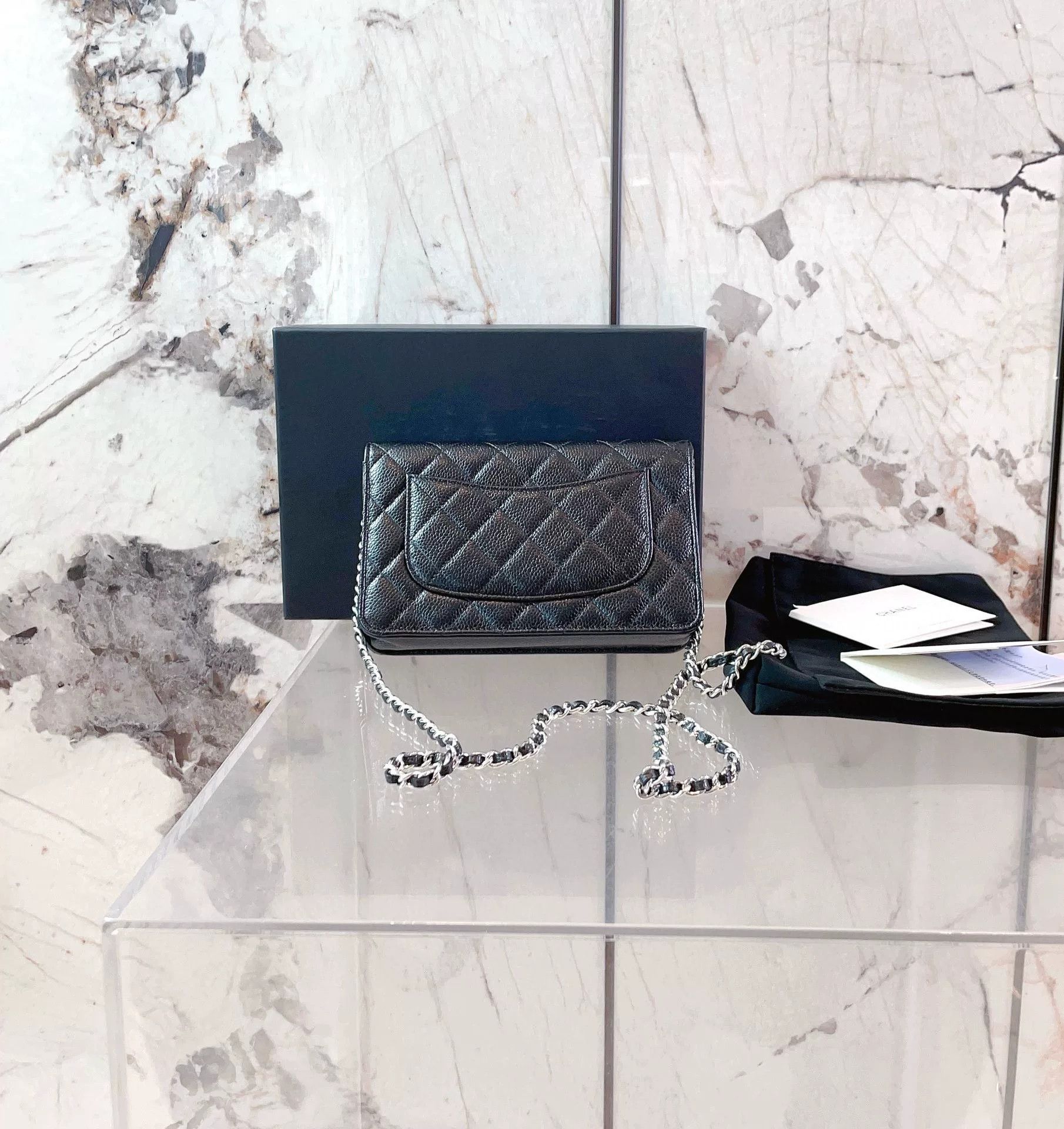 Chanel Pre-loved Bag Very good condition Size ONE SIZE - 2 Thumbnail