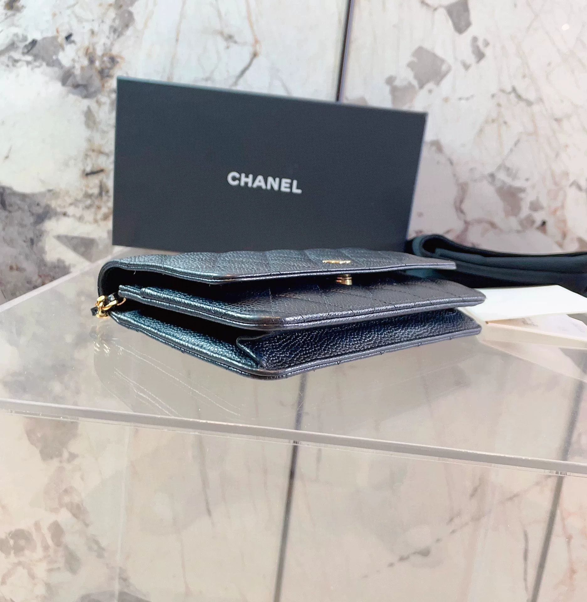Chanel Pre-loved Bag Very good condition Size ONE SIZE - 5 Thumbnail