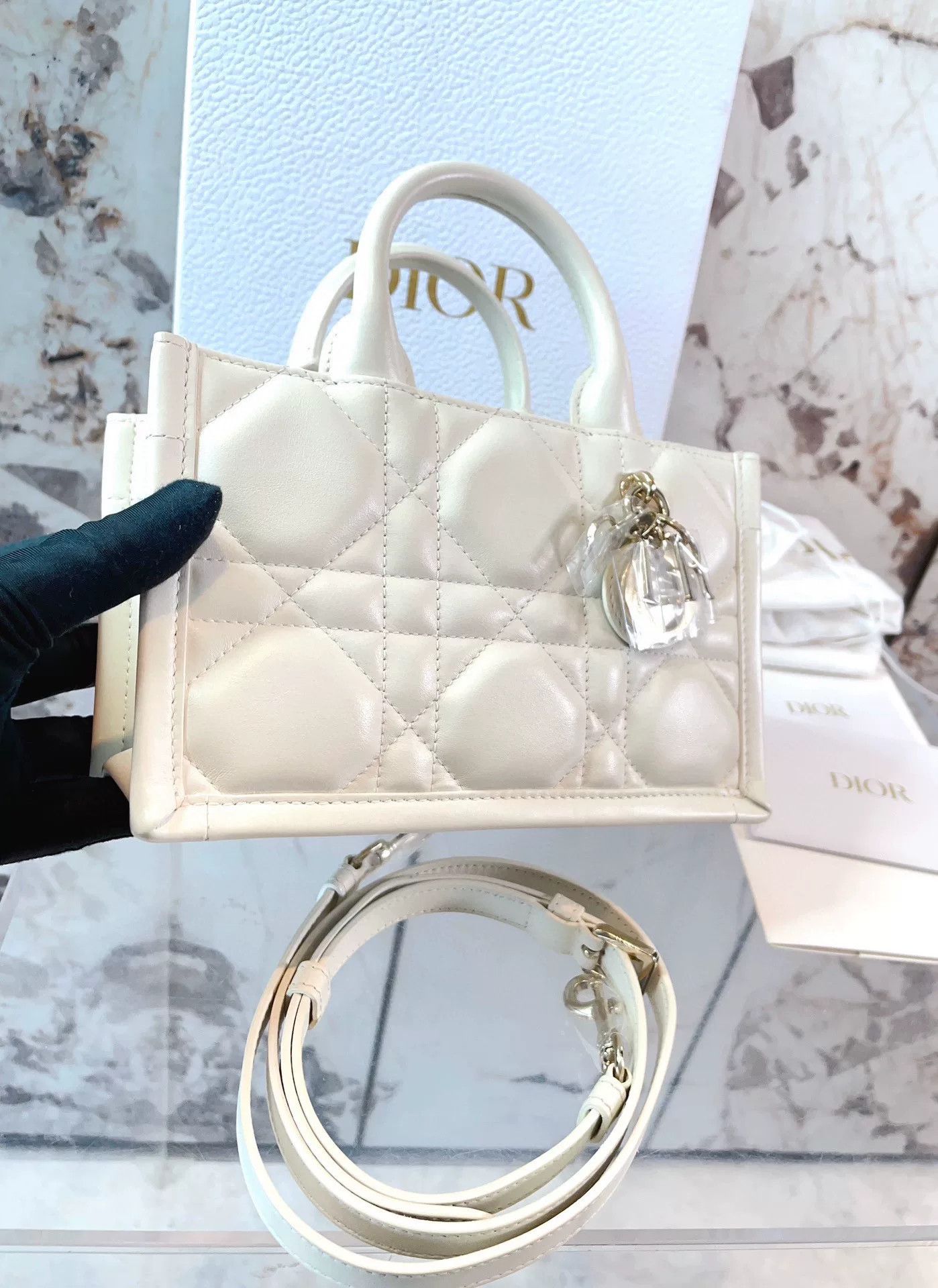 Dior Pre-loved Bag Very good condition Size ONE SIZE - 6 Thumbnail