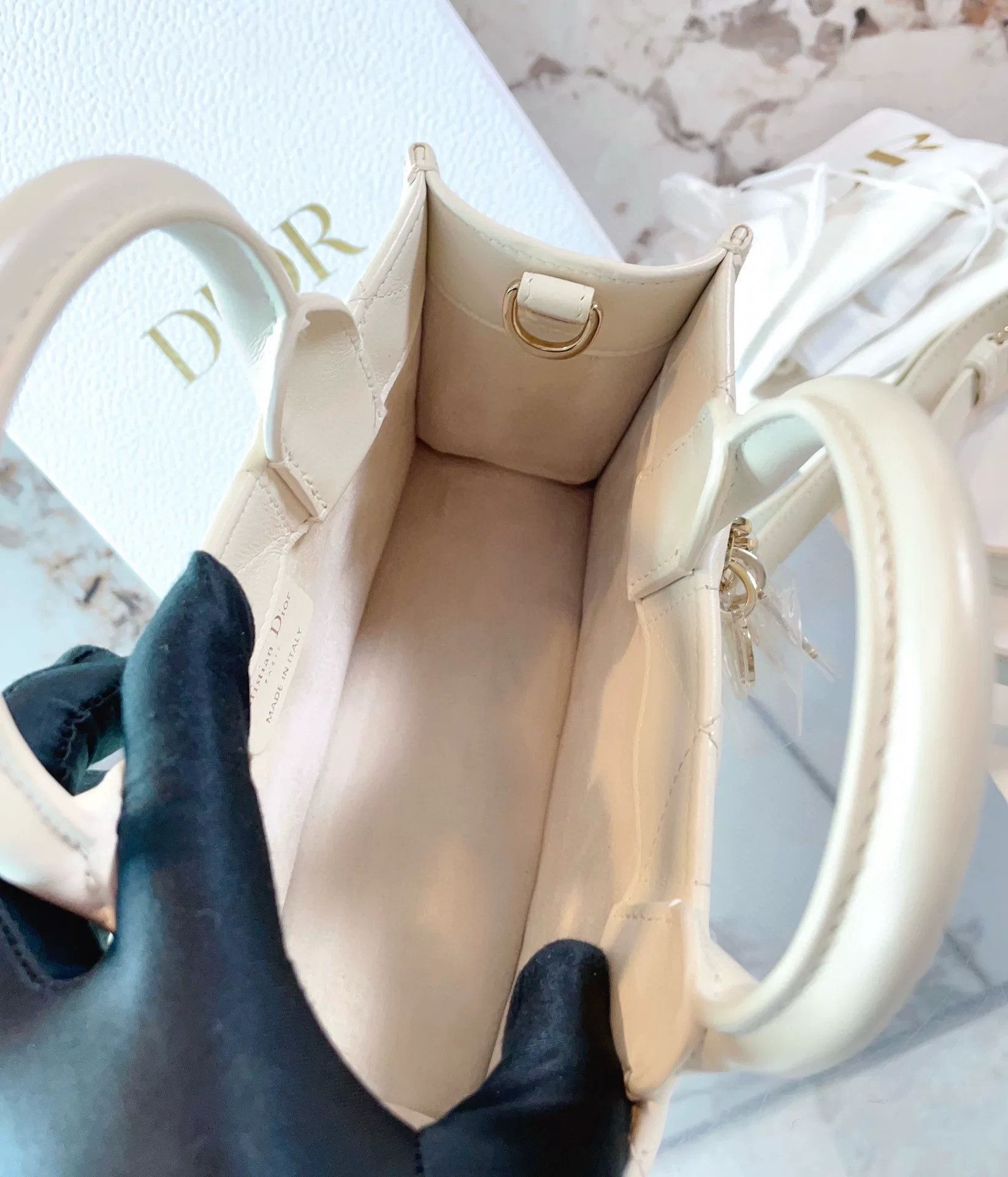 Dior Pre-loved Bag Very good condition Size ONE SIZE - 9 Thumbnail